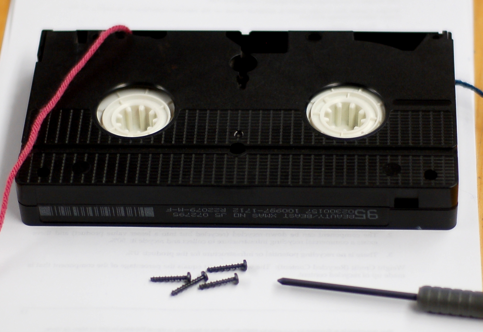 VHS Cassette Yarn Dispenser! 5 Steps (with Pictures) Instructables