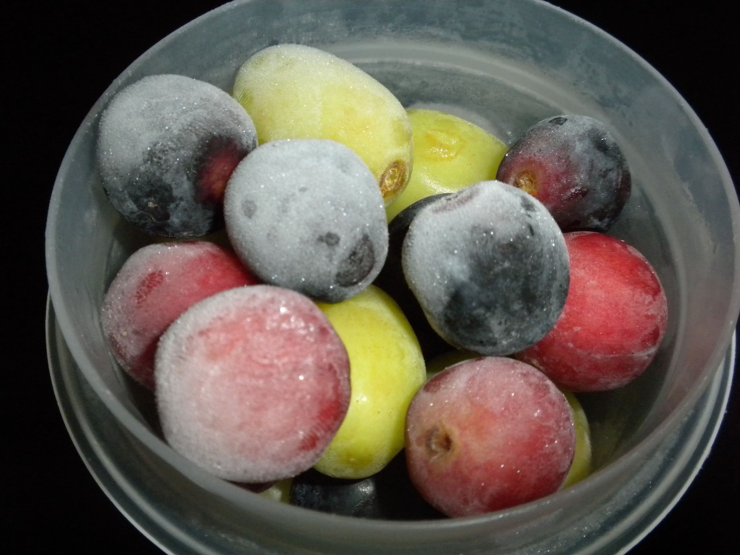 How to make frozen grapes