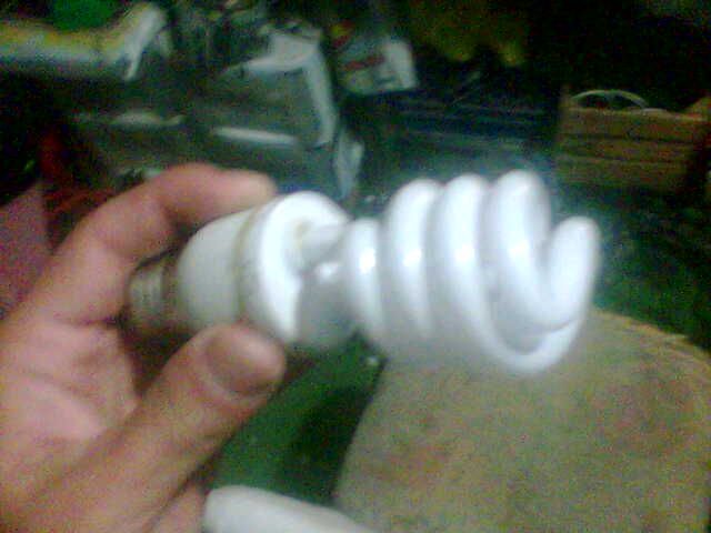 Make Cool Gadgets From a Deceased Fluorescent Lamp