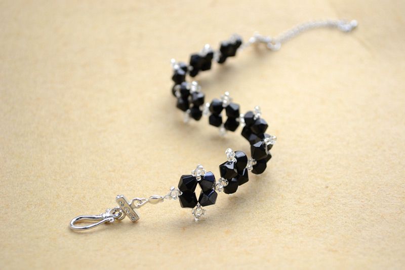 Handcrafted Beaded Jewelry Designs-beaded Bracelet With Simple Black and White Colors
