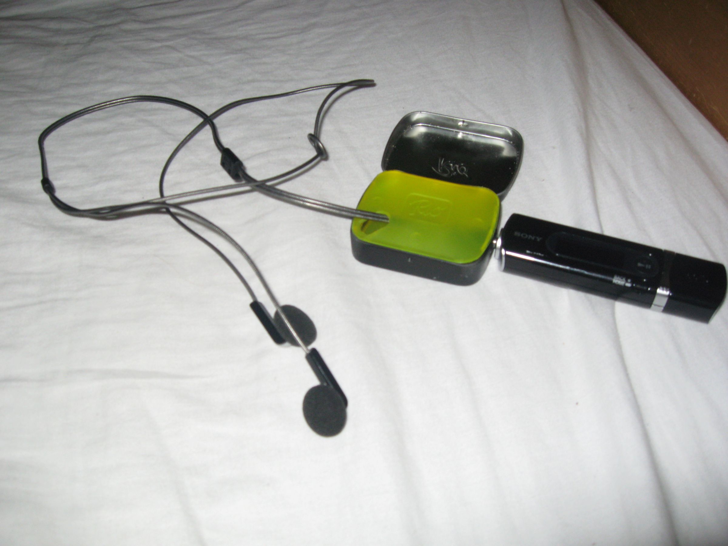How to Make a Earphone Case for an Mp3