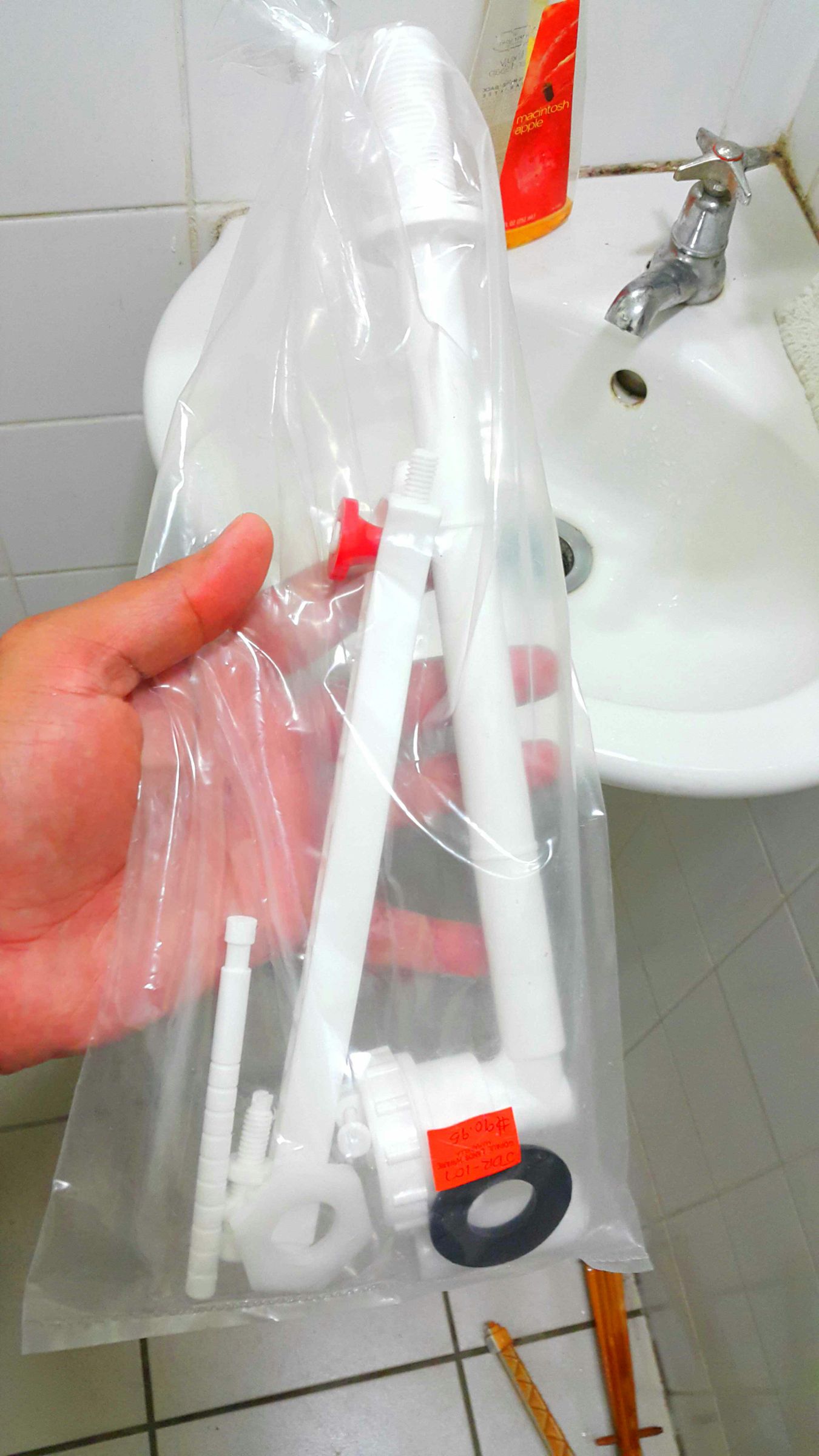 Replacing a Toilet Tank Float Valve. 6 Steps (with Pictures