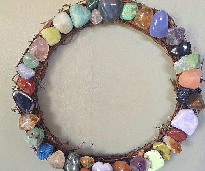 Let's DIY a Simple Crystal Gem Wreath