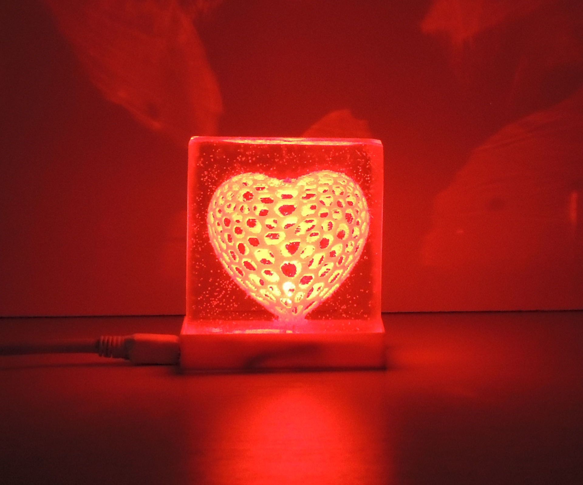 VORONOI HEART LAMP