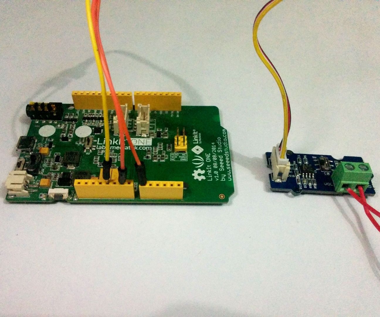 LinkIt One Voltage Montior