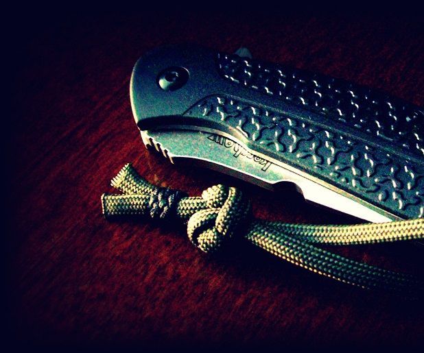 A Two-strand Paracord Lanyard Knot