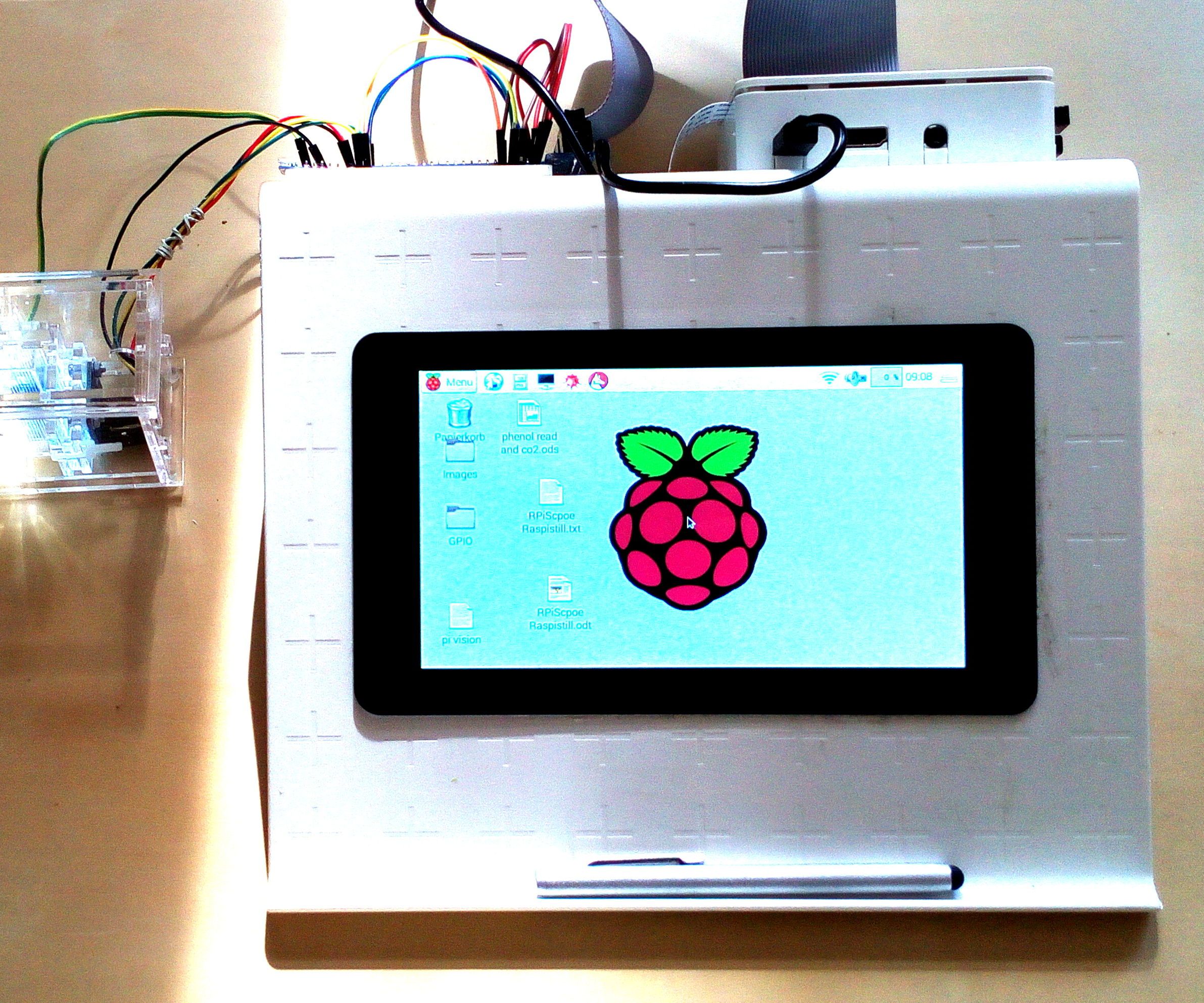 A Raspberry Pi & RPi Touch Screen Workstation