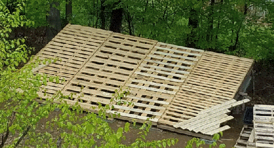 Pallet Man-shed, One-man Build, Building the Deck. Part Two.