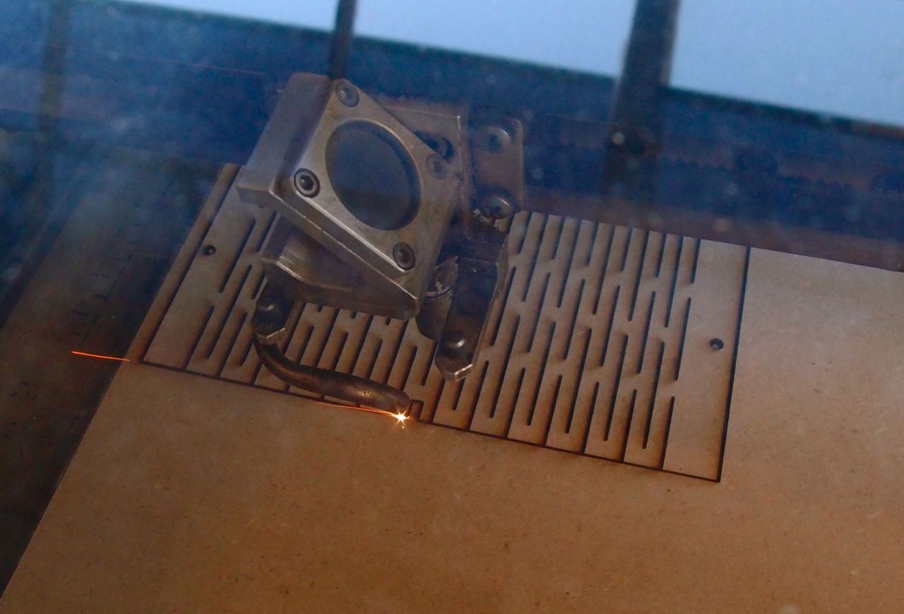 Laser Cut Enclosure With Living Hinge Lid : 7 Steps (with Pictures ...