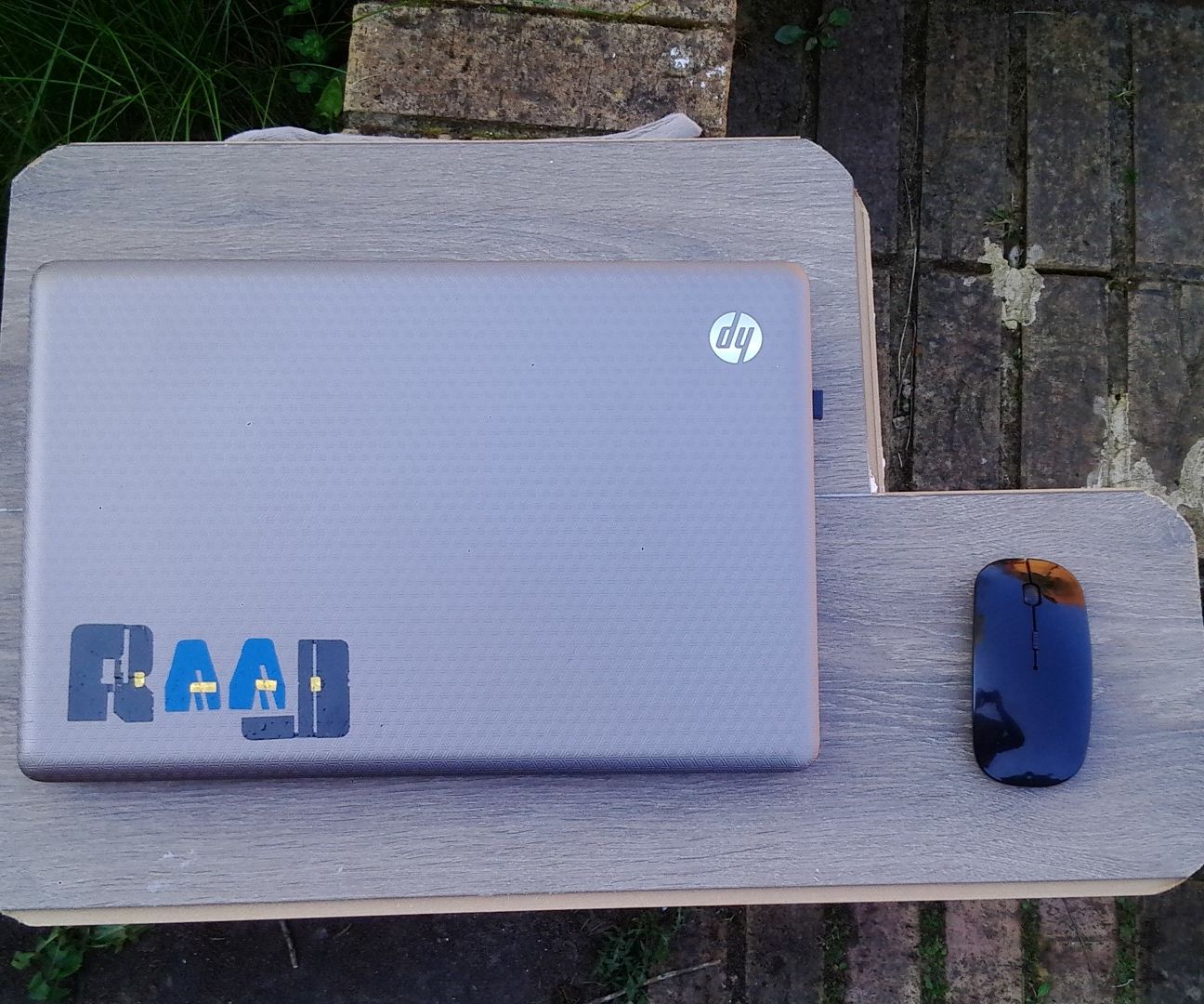 Super Simple DIY Lapdesk From (Scrap) Laminate Floor Boards