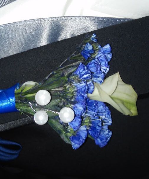 Make Your Own Flower Boutonnieres