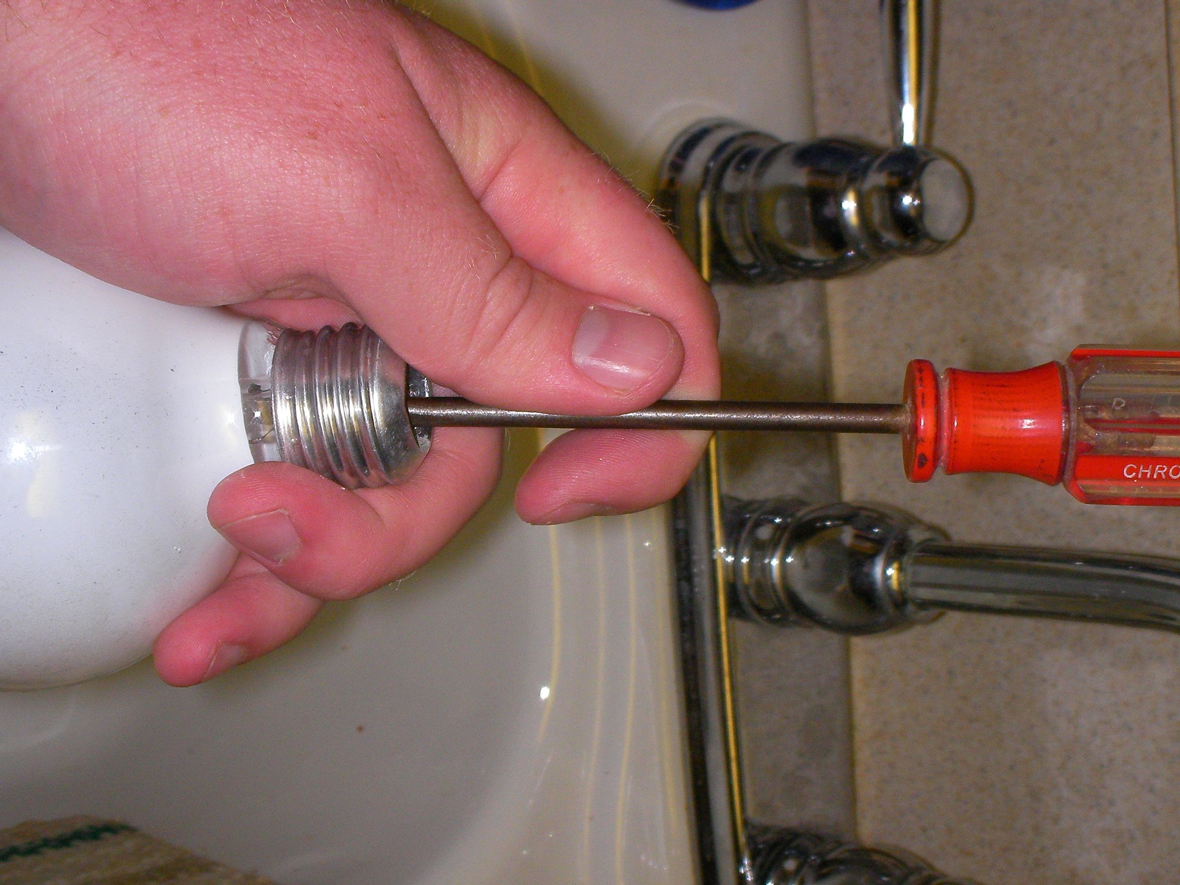 Glow in the Dark Light Bulb Night Light (GloBulb) 5 Steps