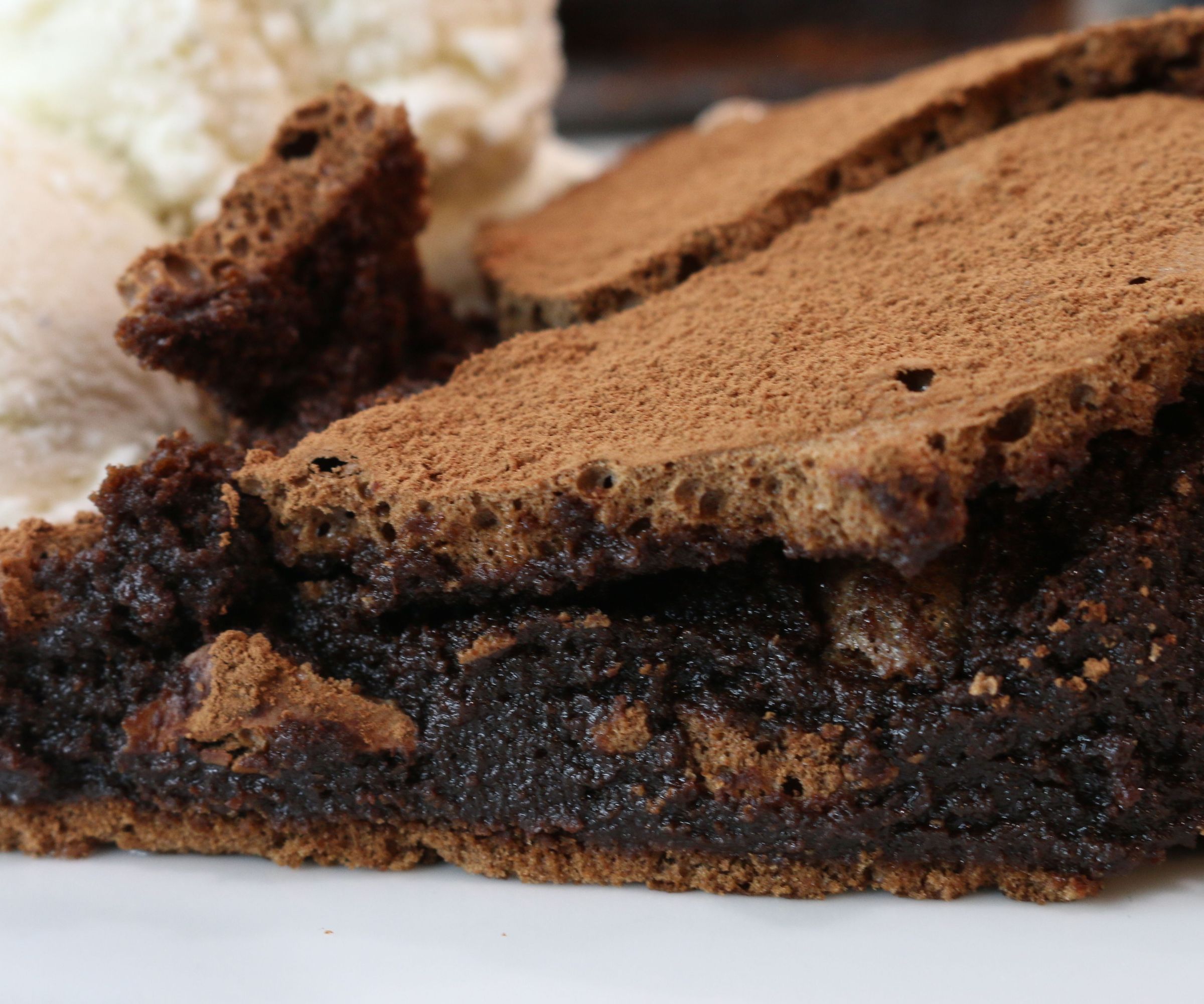 How to Make a Flourless Chocolate Cake | 5 Ingredients 
