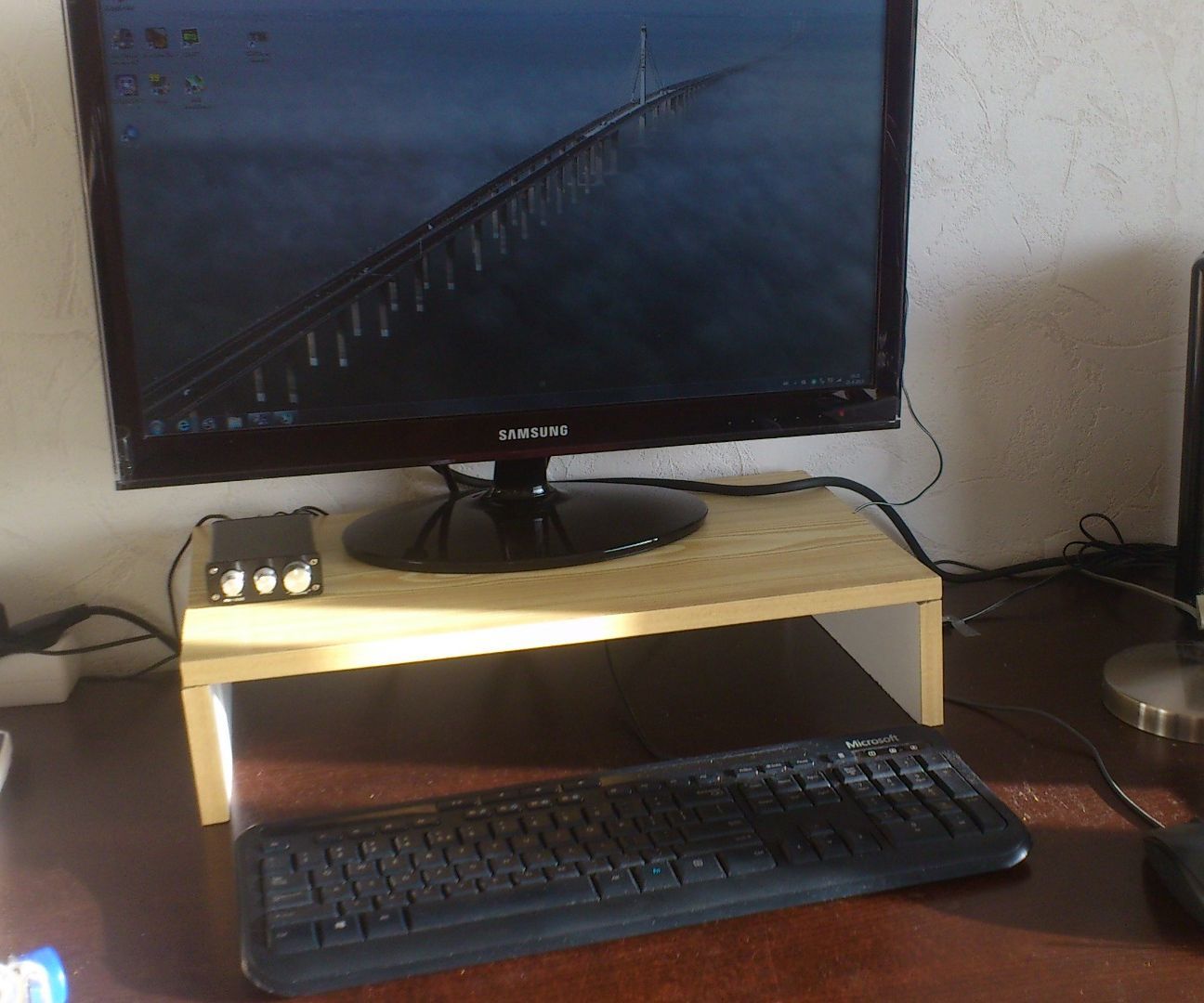 Monitor stand