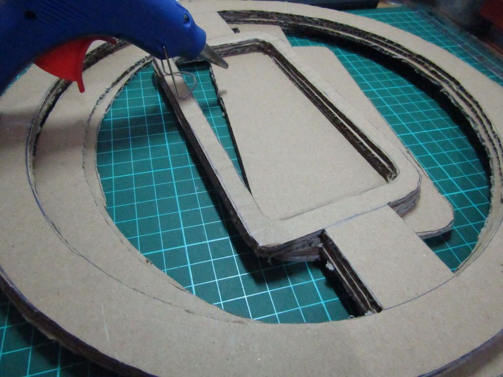 DIY Cardboard Gaming Steering Wheel 5 Steps