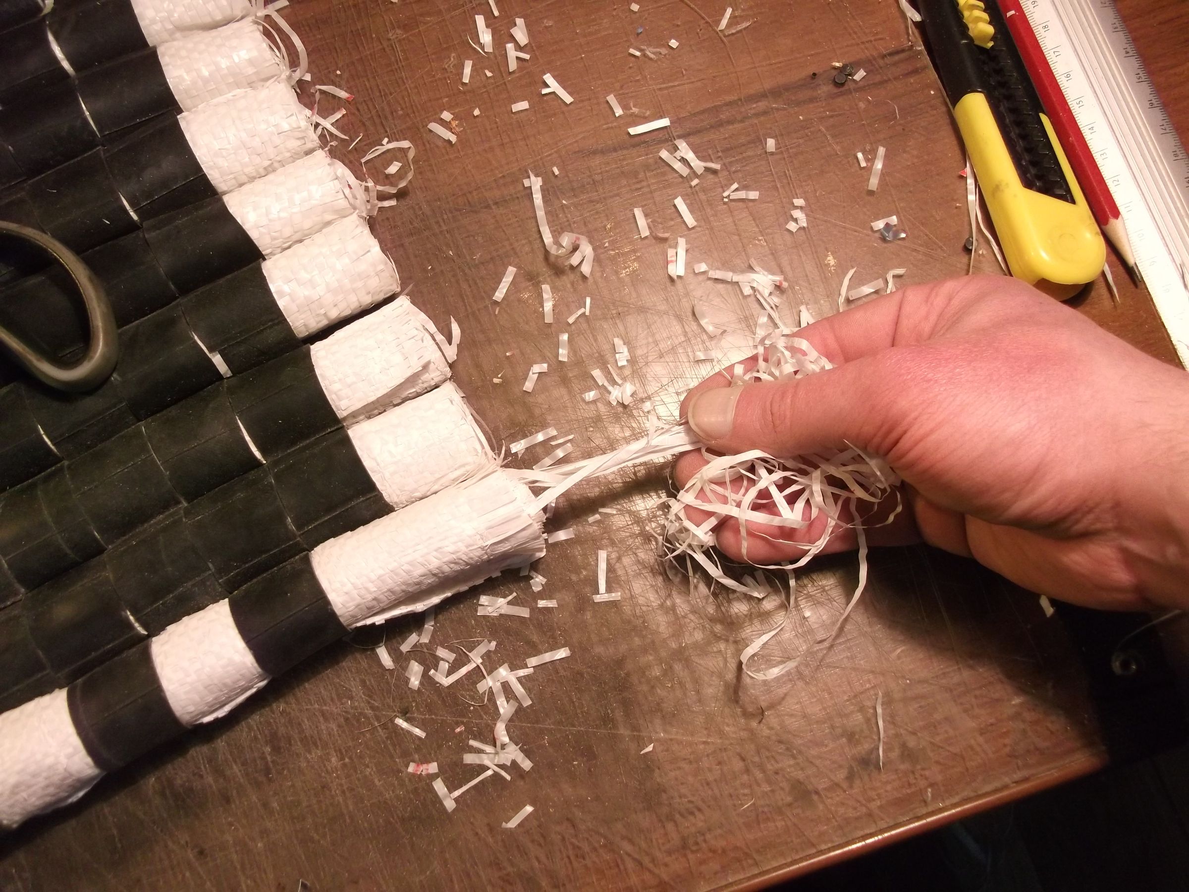 Inner Tubes + Plastic Bags Woven Rug #1 : 14 Steps (with Pictures ...