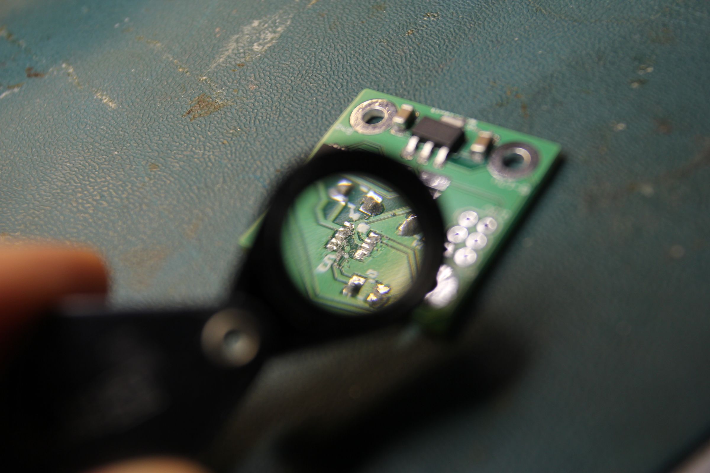 Soldering Tiny SMD Components the Easy and Fast Way (with a Hotplate