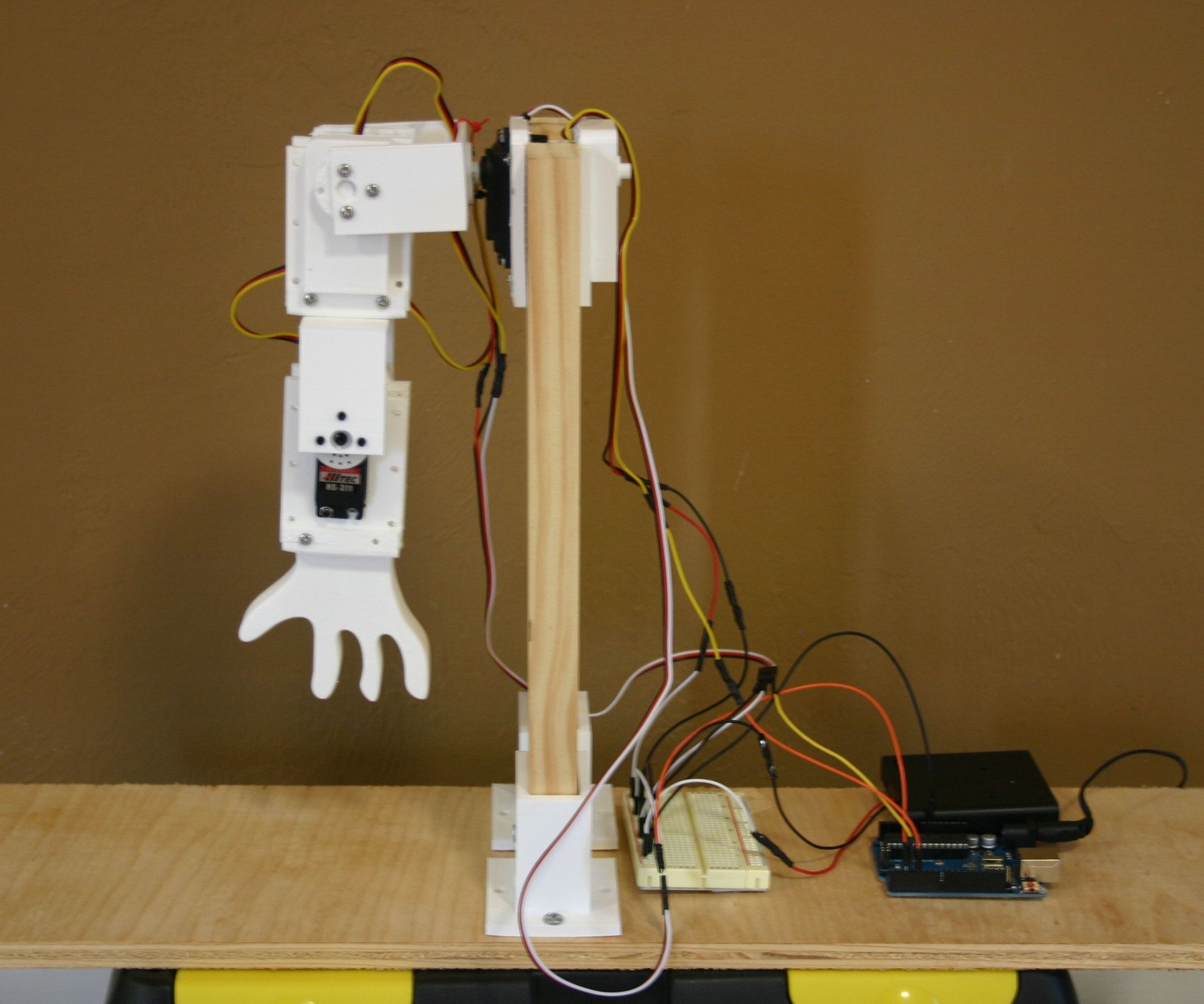 Robot Servo With Idle Horn