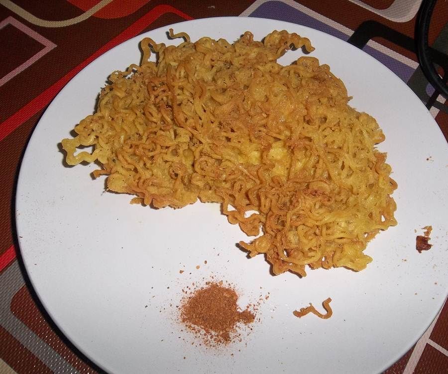 Hot & Spicy Noodle Omelette