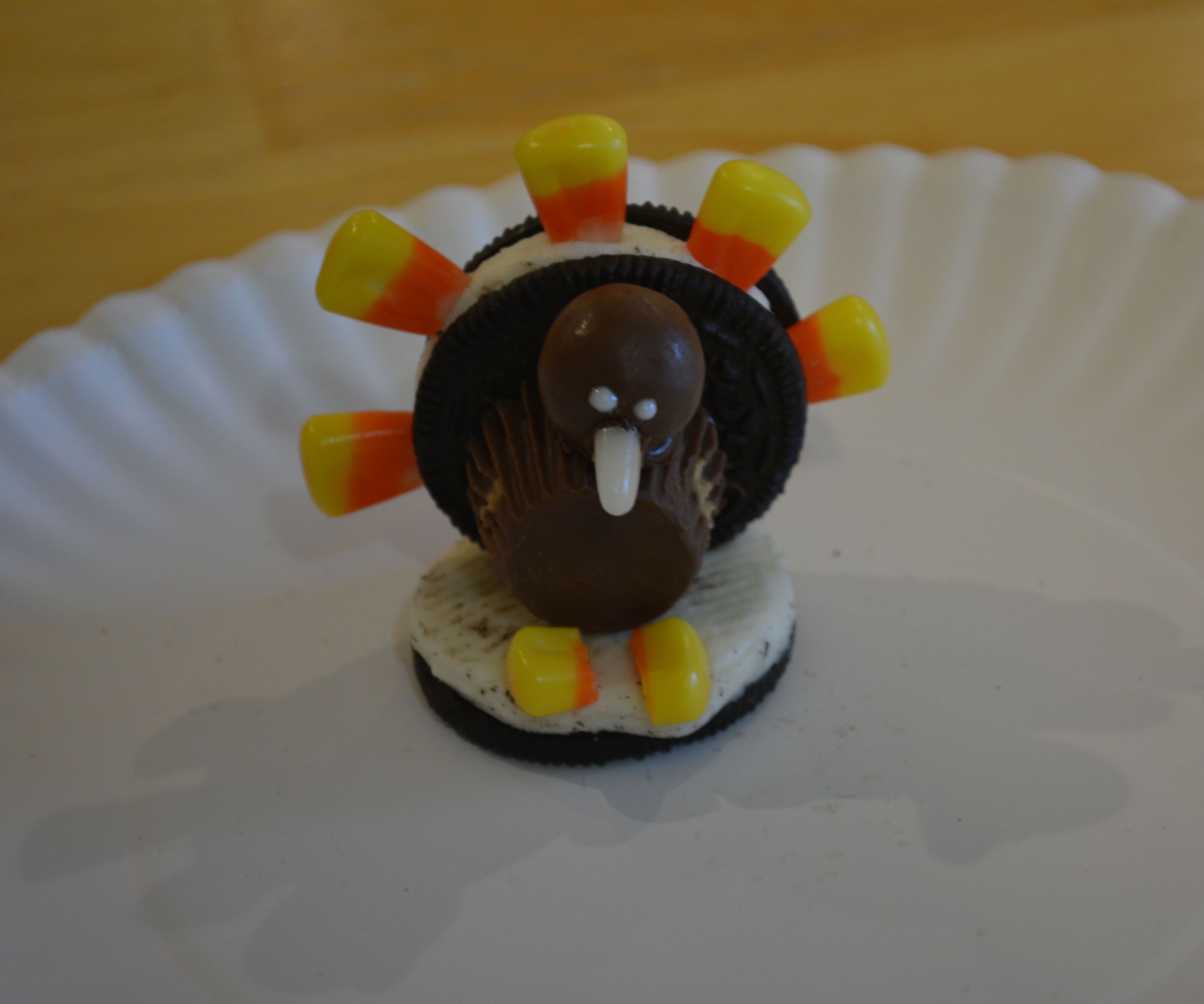 How to Make Oreo Cookie Turkeys