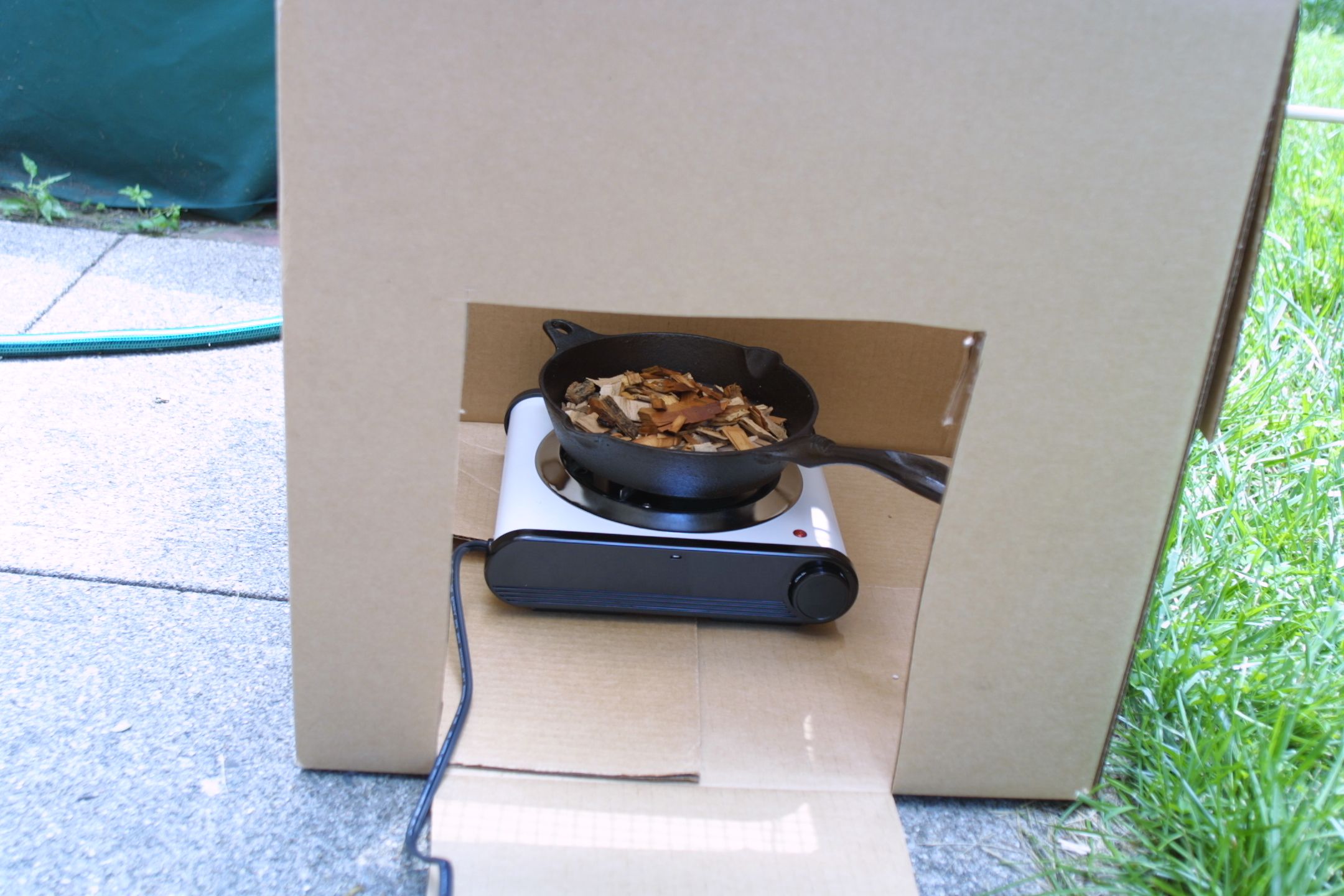 cardboard box fish smoker How to Make a Cardboard Smoker : 8 Steps