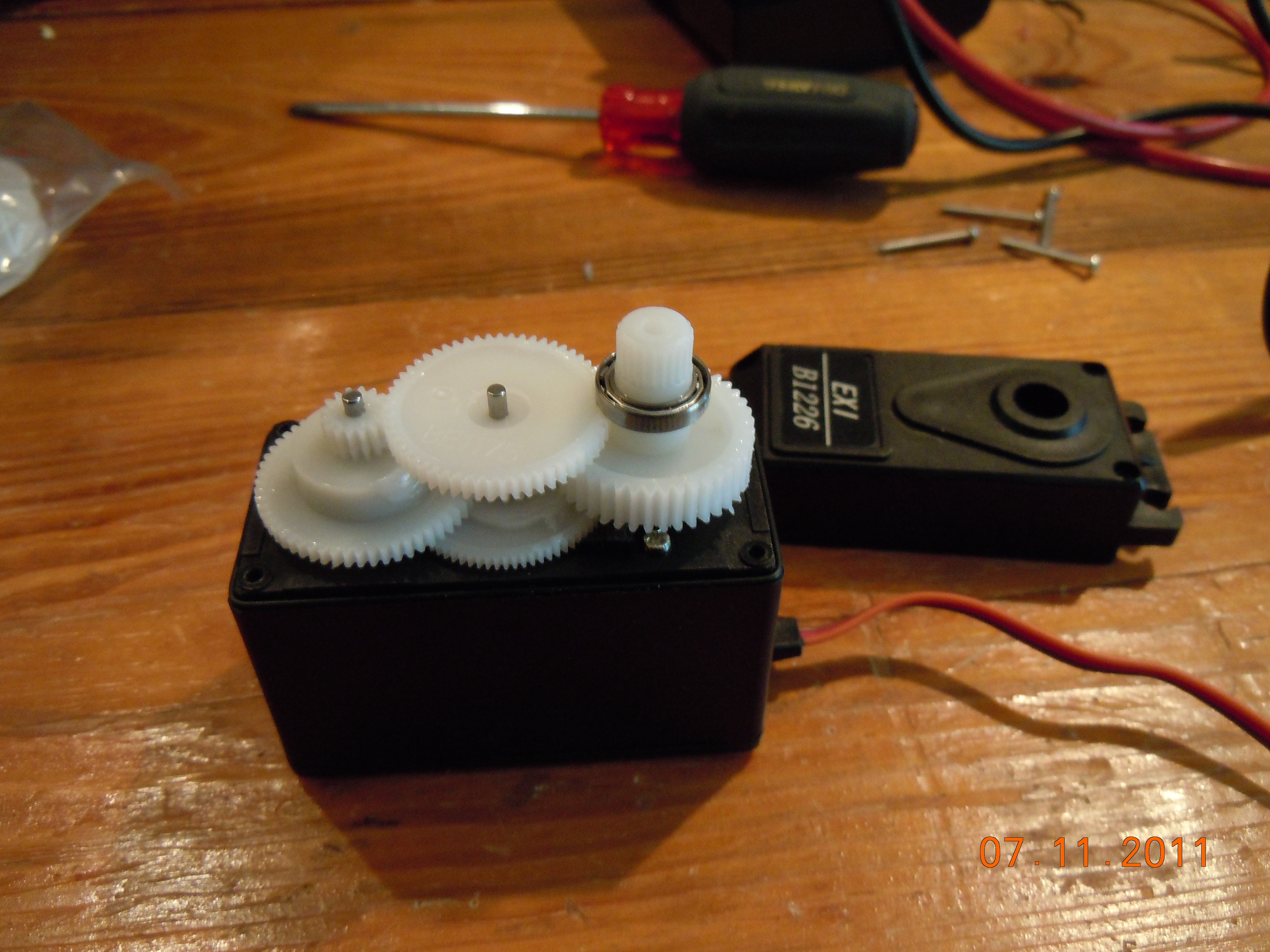 4 Servo Drive CellBot Which Can Be Remotely Controlled. 9 Steps