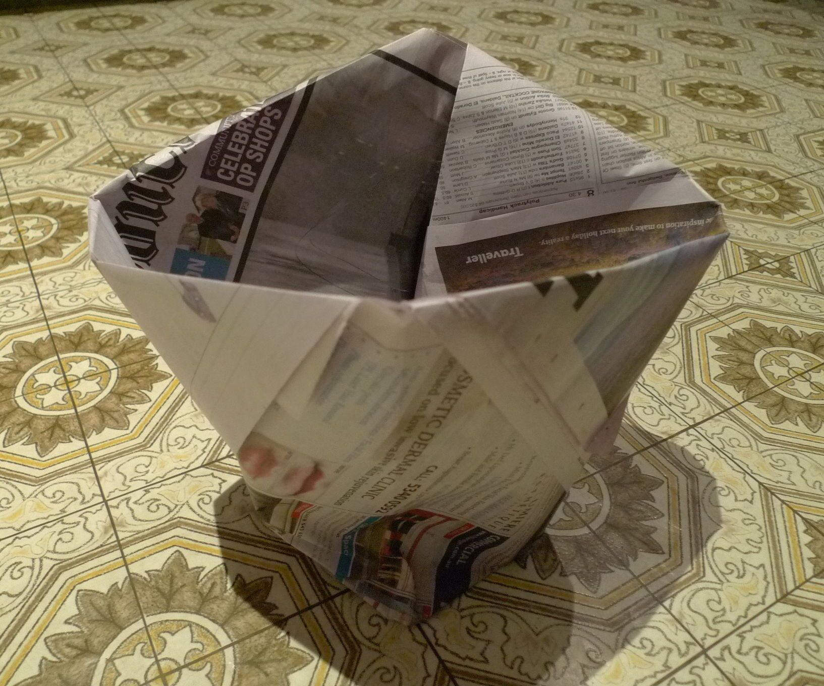 How to Make a Bin-liner Out of Newspaper