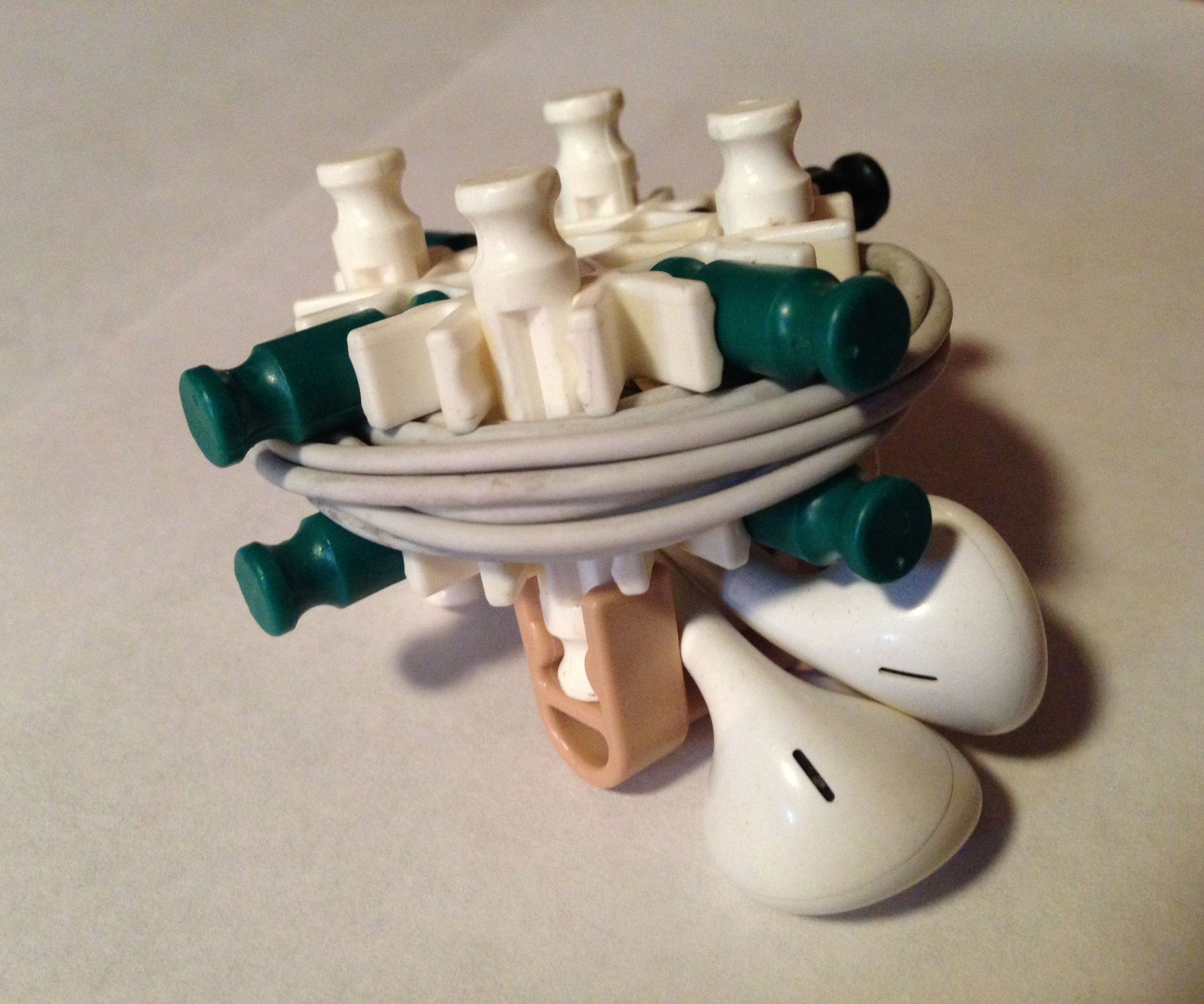 Earbud Holder - KNEX Style
