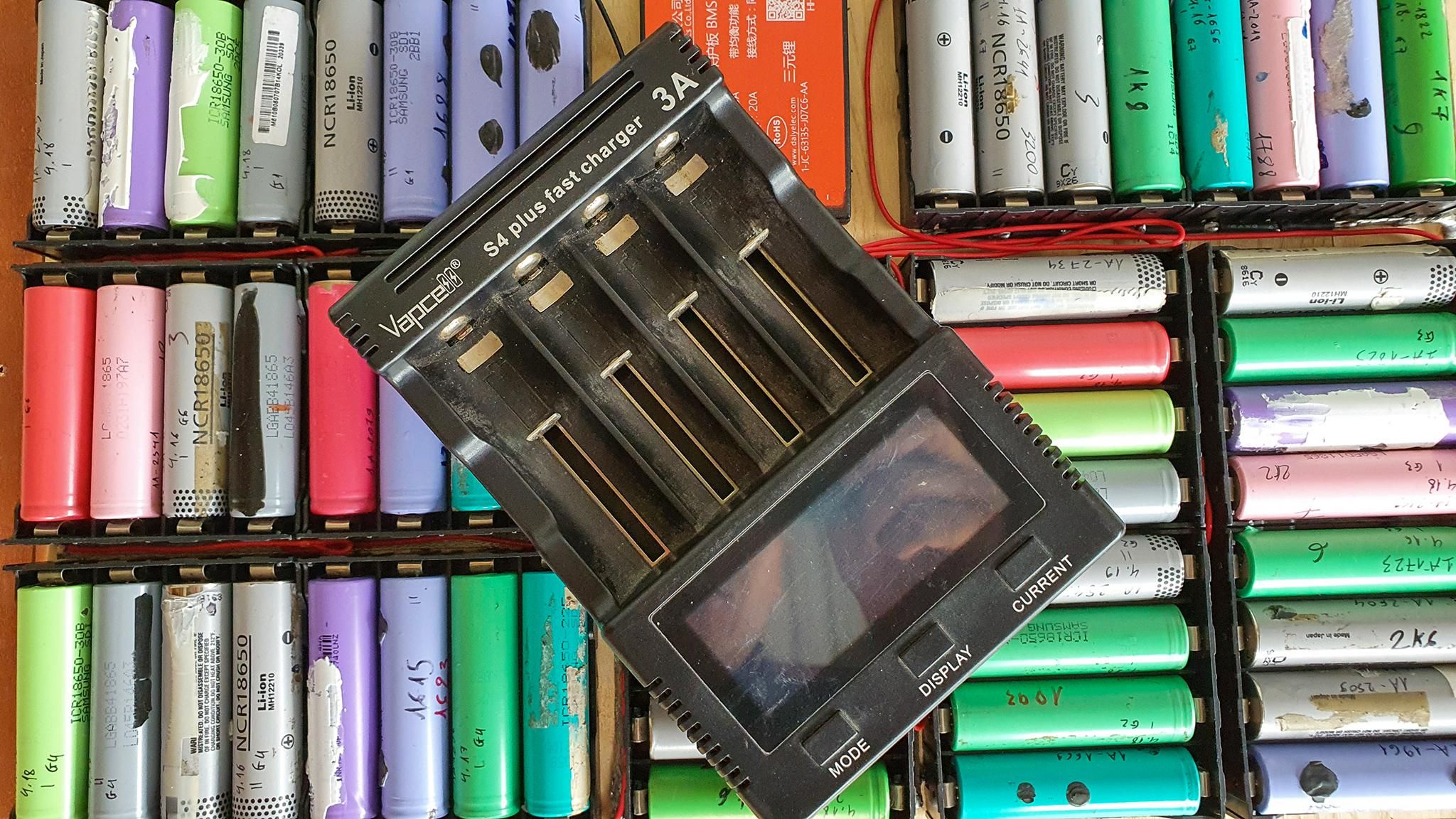 Lowcost Portable Power Station From Old Laptop Batteries 8 Steps Instructables