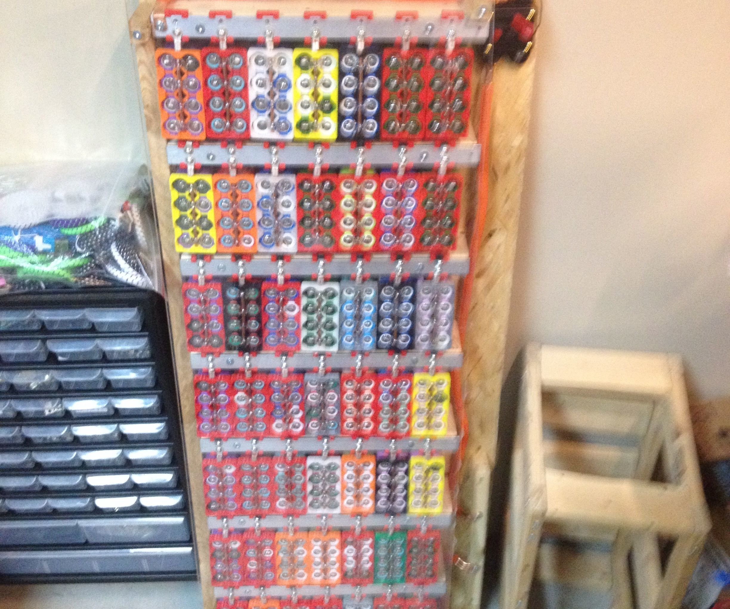 2.4kWh DIY Powerwall From Recycled 18650 Lithium-ion Laptop Batteries