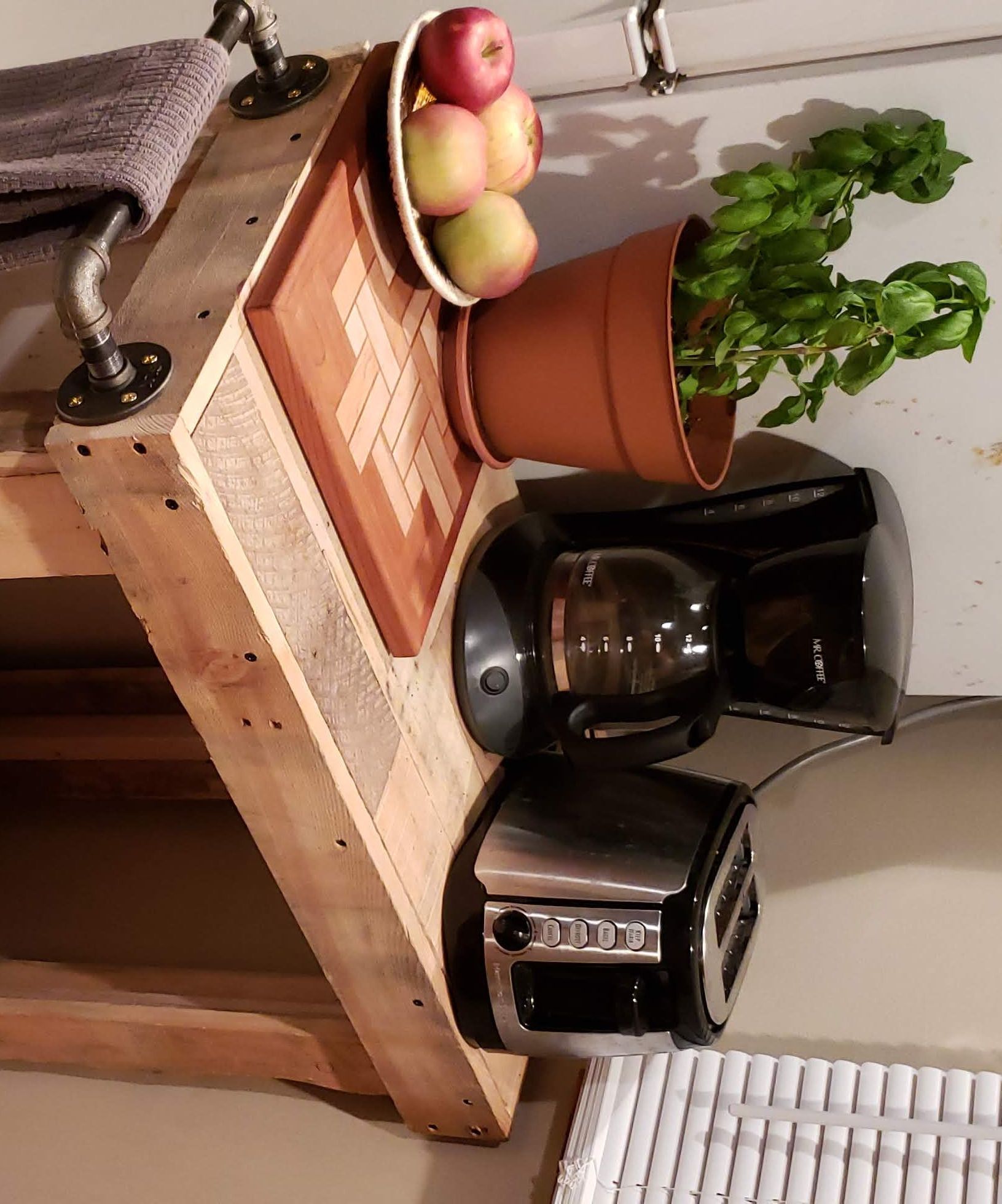 Pallet Wood Counter Space