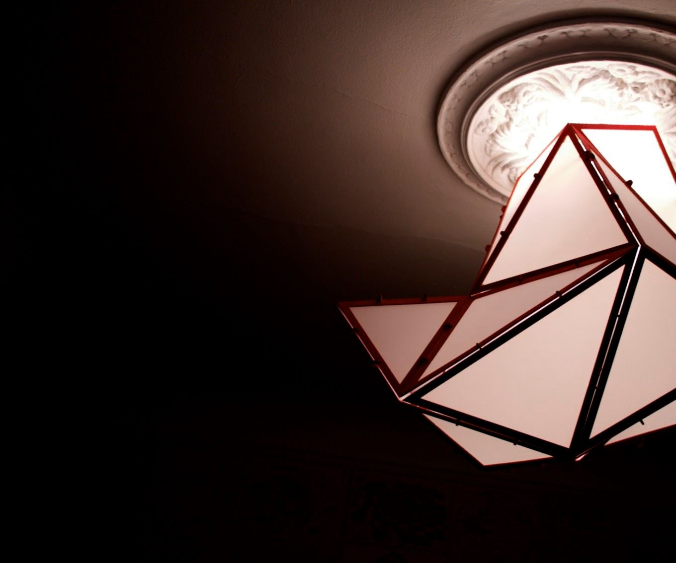 Triangulated Lamps