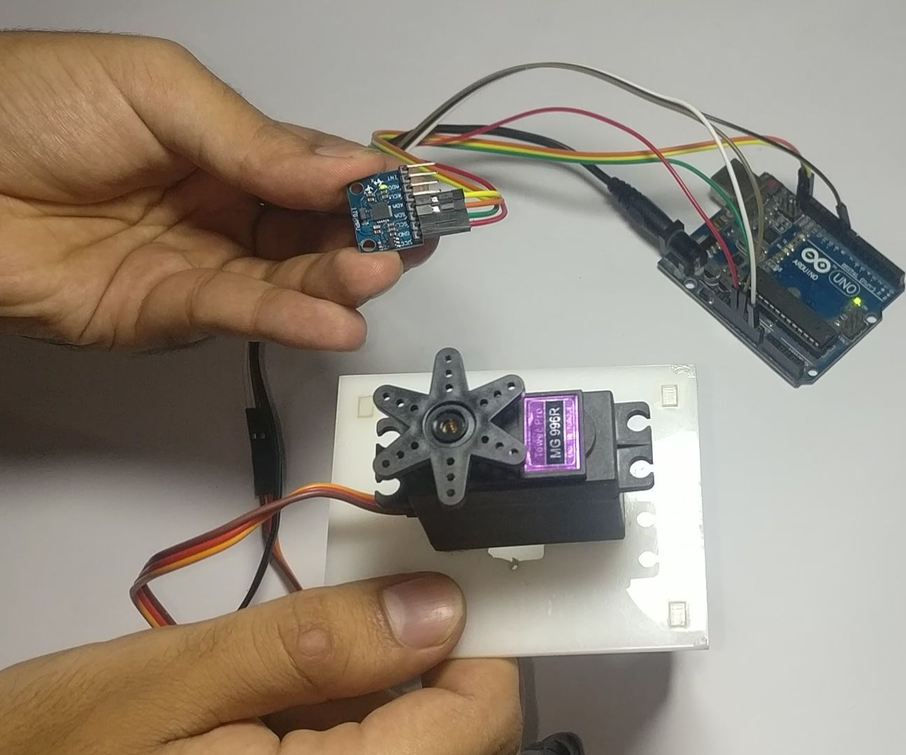 Controlling of Servo Motor With Arduino and MPU6050