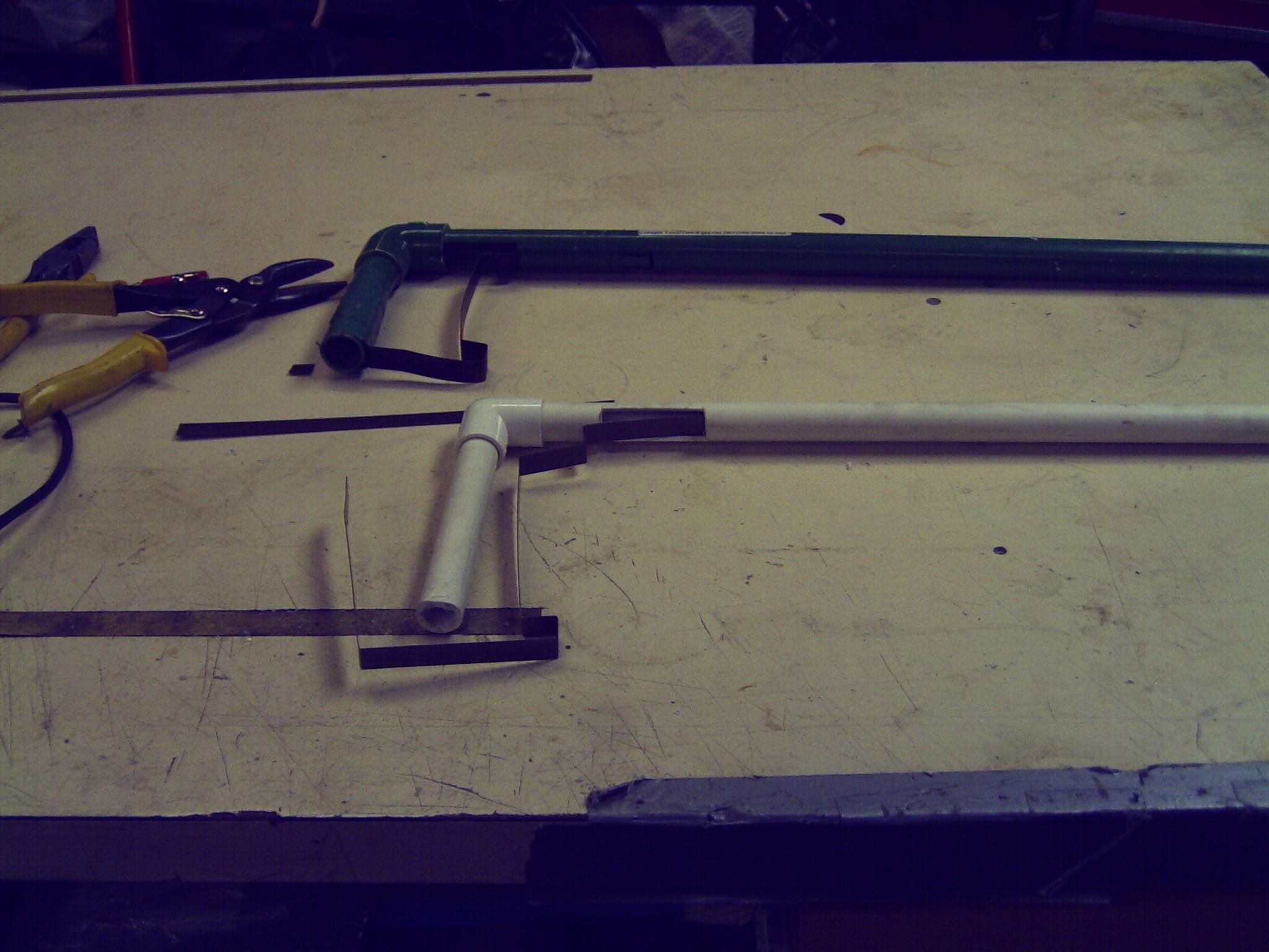 Green Garbage Grabber, Trash Tongs, Pick Up Tool 5 Steps Instructables