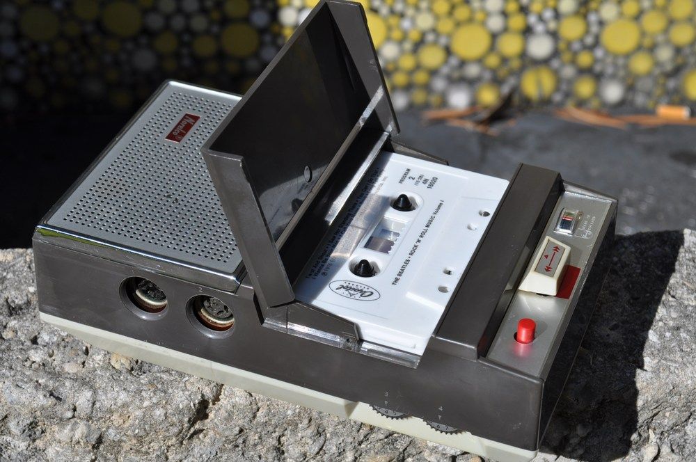 reviving a norelco philips cassette recorder from the 1960's DIY Project DIY Project Image