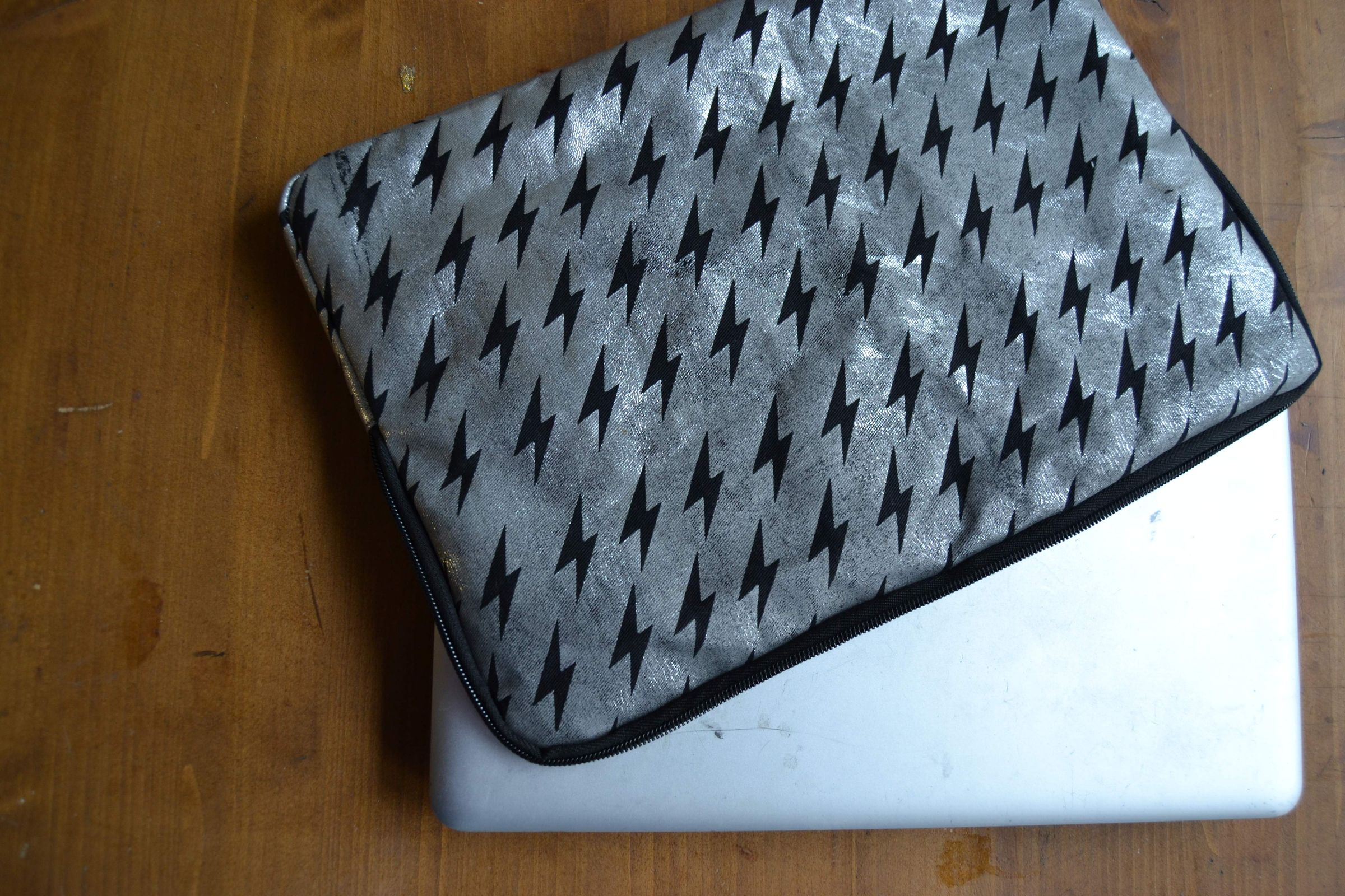 diy laptop sleeve with handles