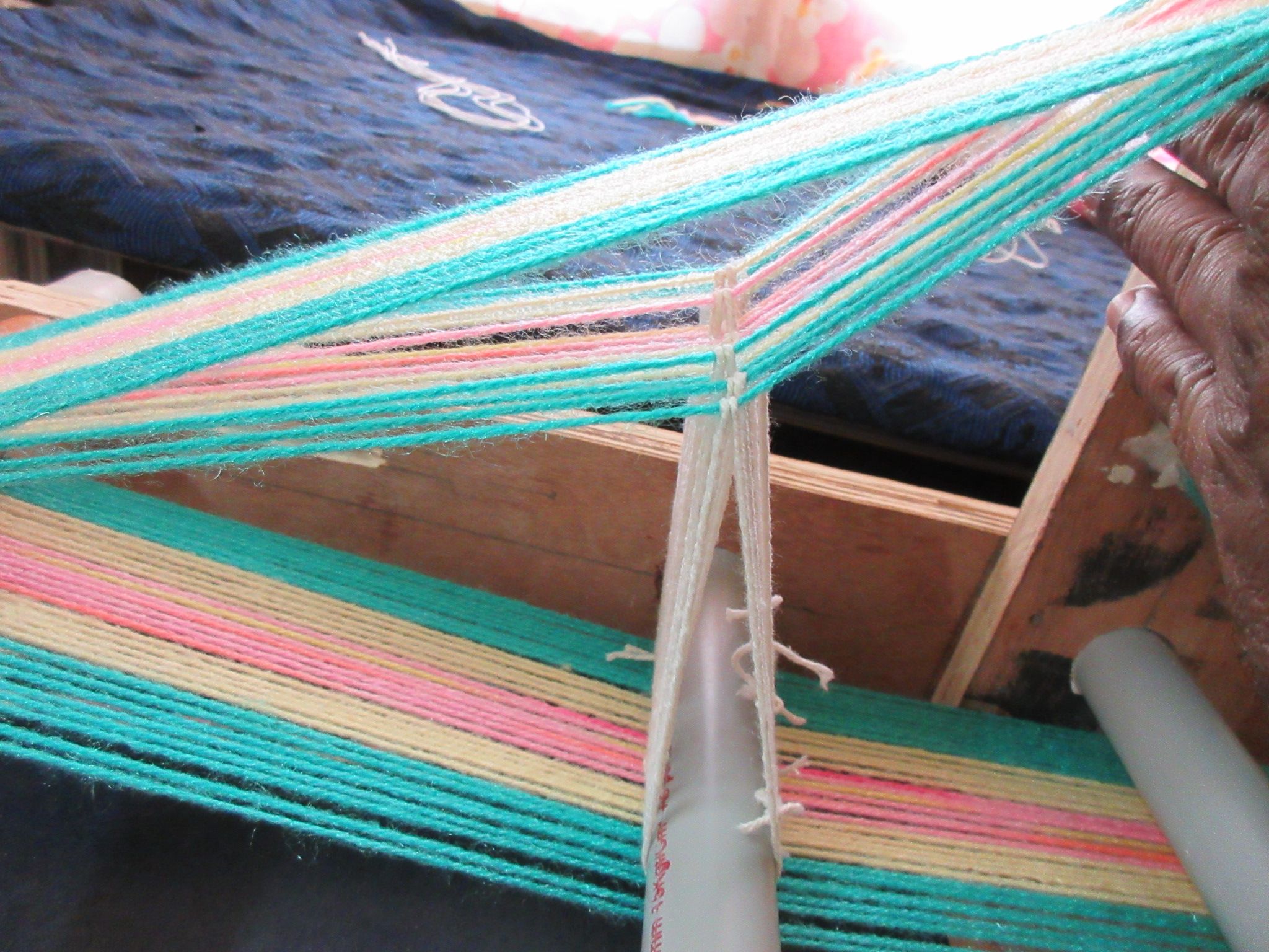 How to Make an Inkle Loom and Weaving a Simple Band : 20 Steps (with ...