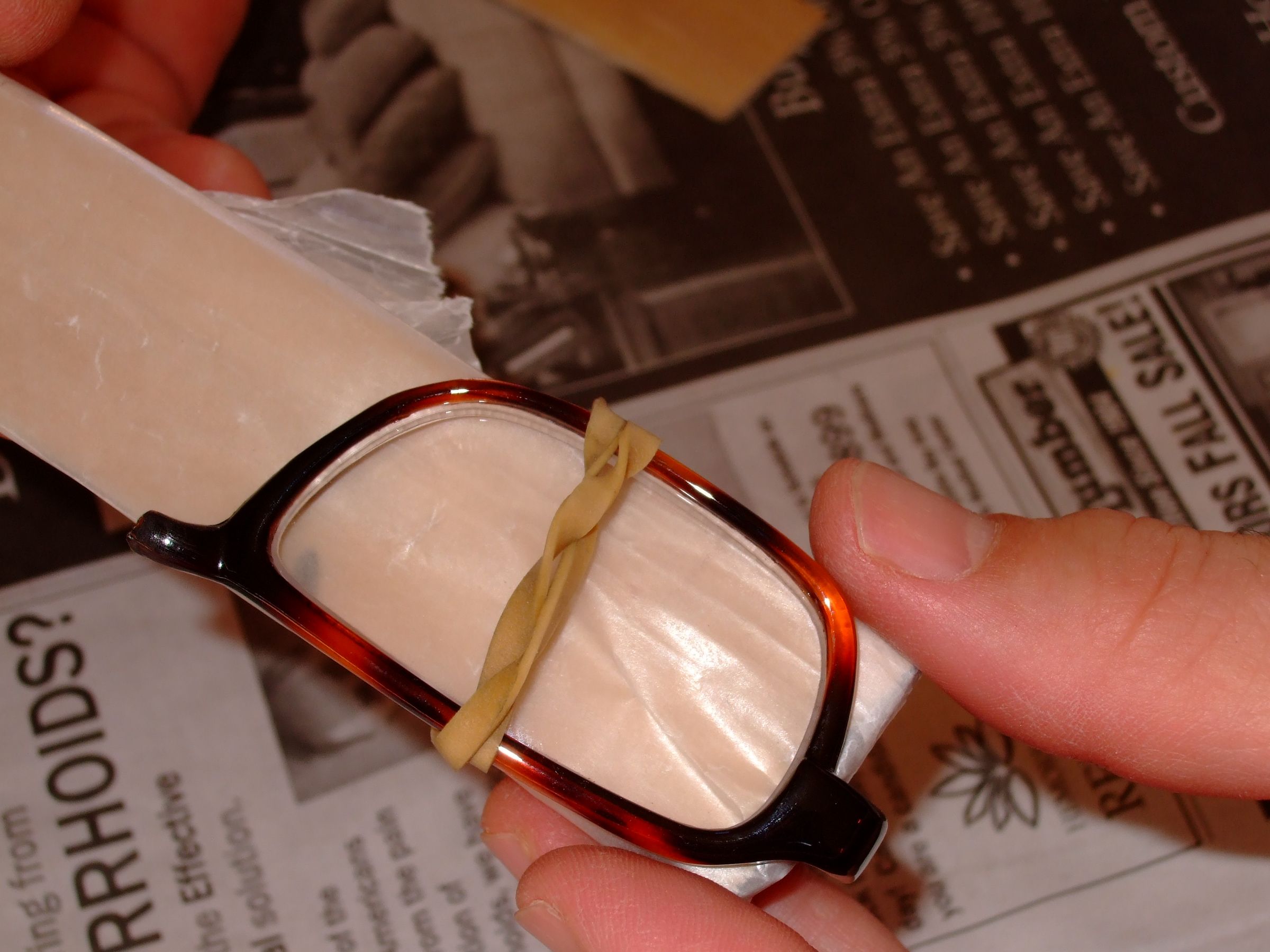Repair Plastic Eyeglass Frame With Thread and Superglue 12 Steps