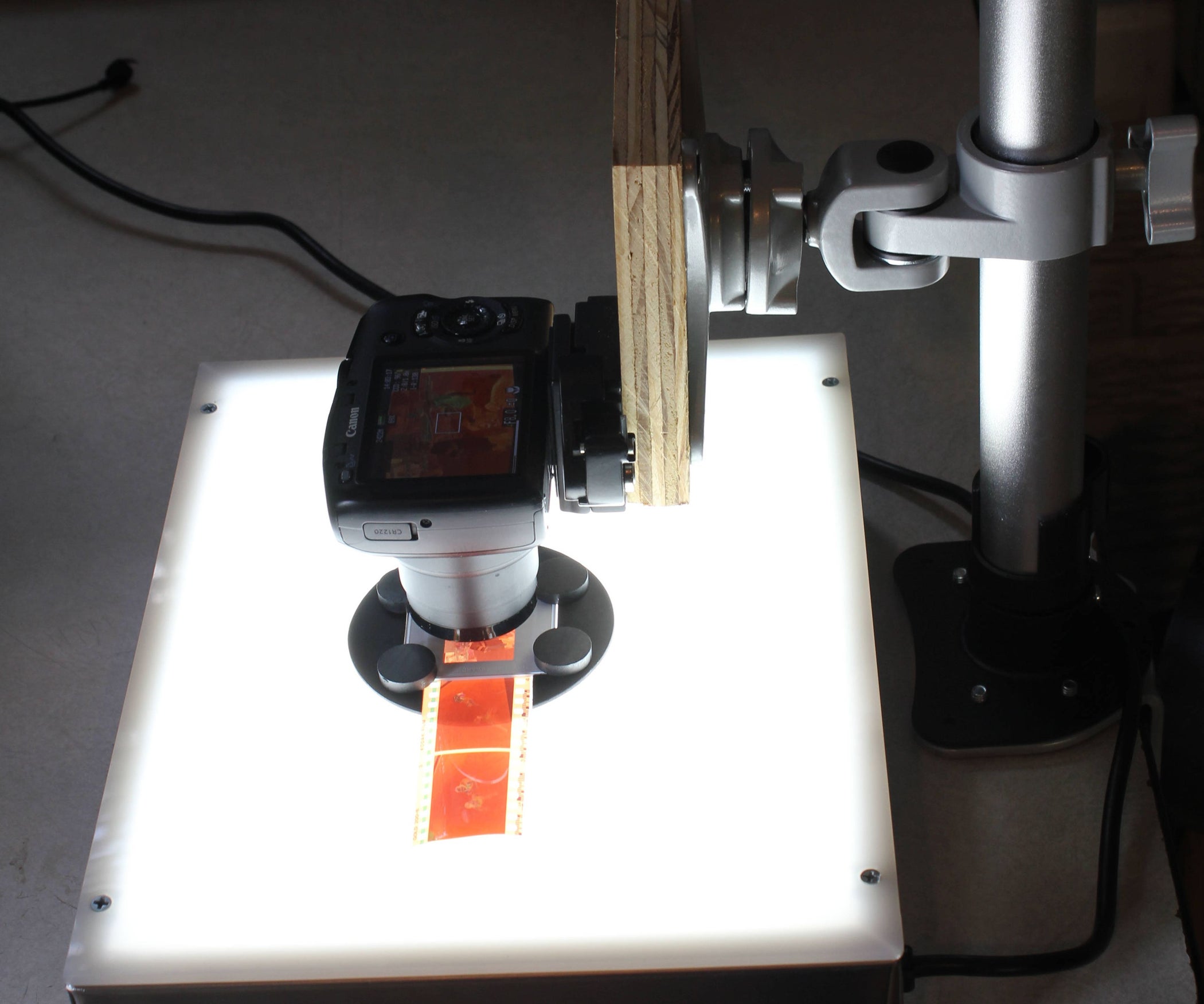 How to Convert Film Negatives With a Digital Camera/Smartphone 6 Steps Instructables