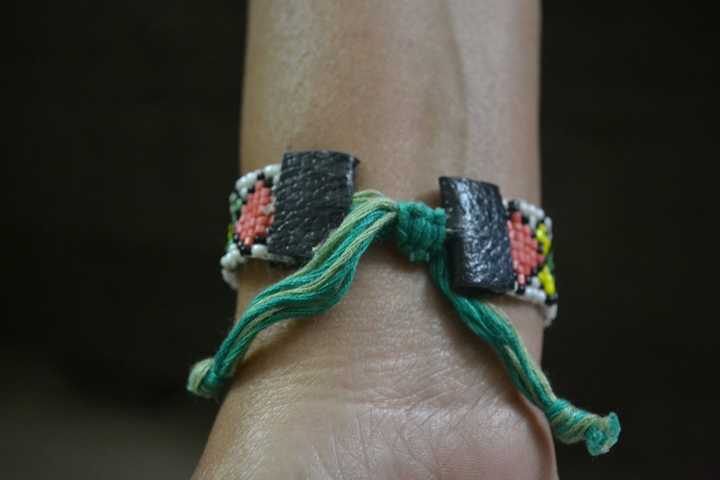 Bead Loom Bracelet Without a Loom! 13 Steps (with Pictures