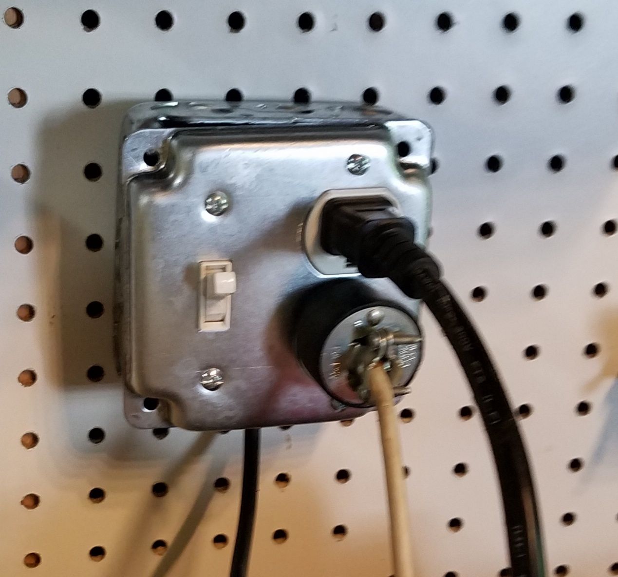 Build an Automatic Shop Vac/ Power Saw Switch 3 Steps (with Pictures