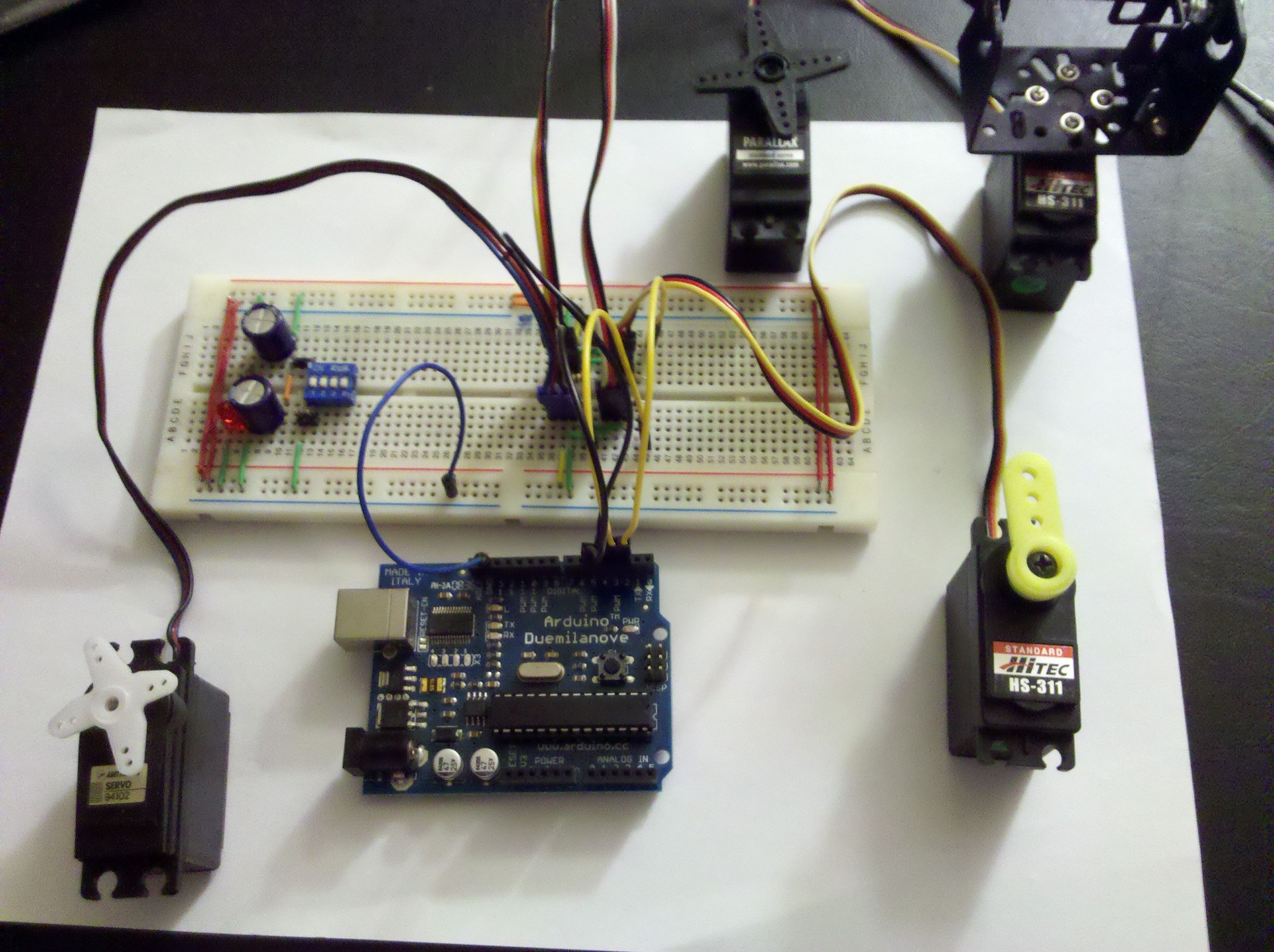 Serial Servo Controller W/Arduino Control Up to 12 Servos at Once Using the Arduino and a USB