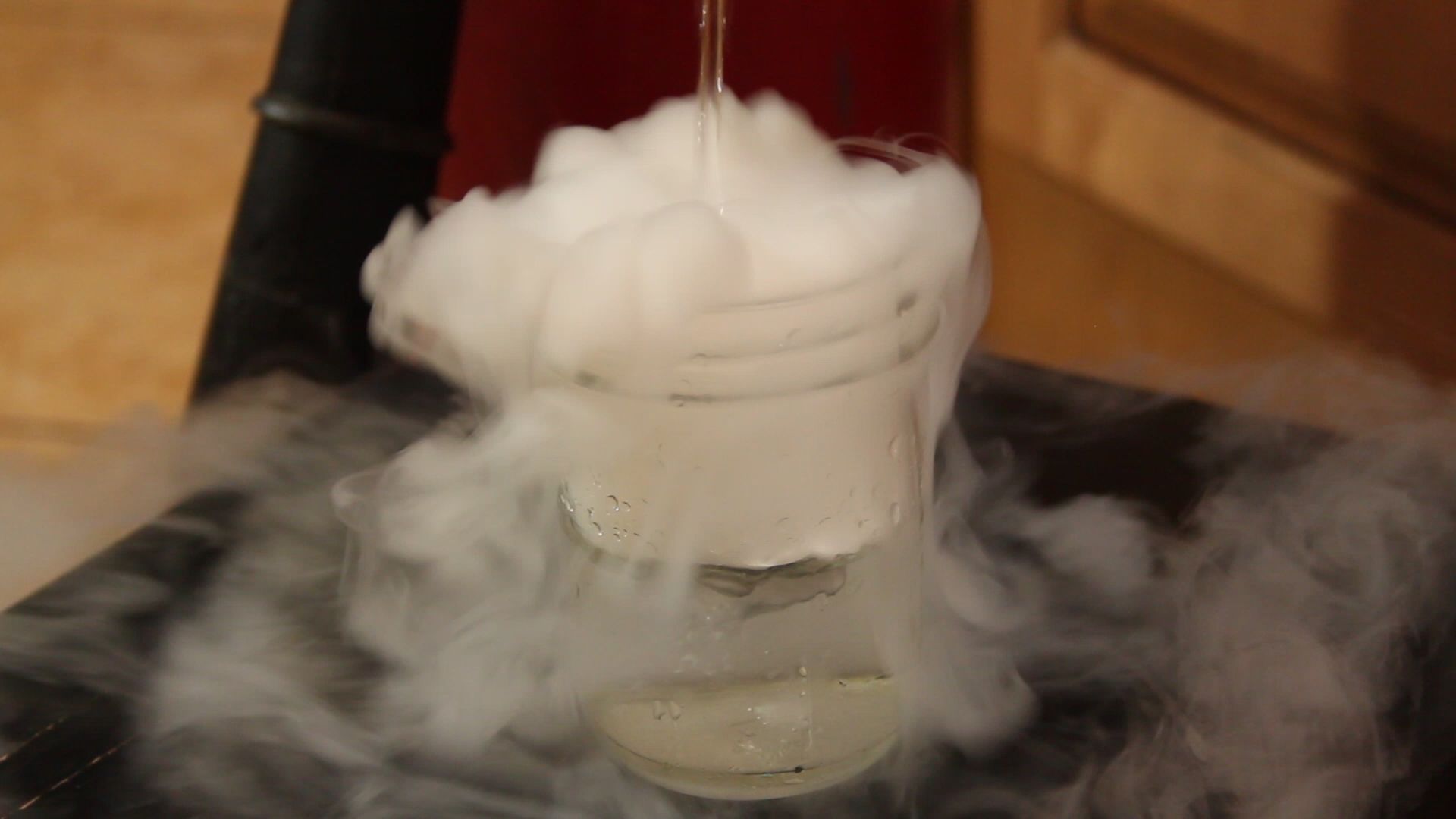How to Make Dry Ice With a Fire Extinguisher! 5 Steps (with