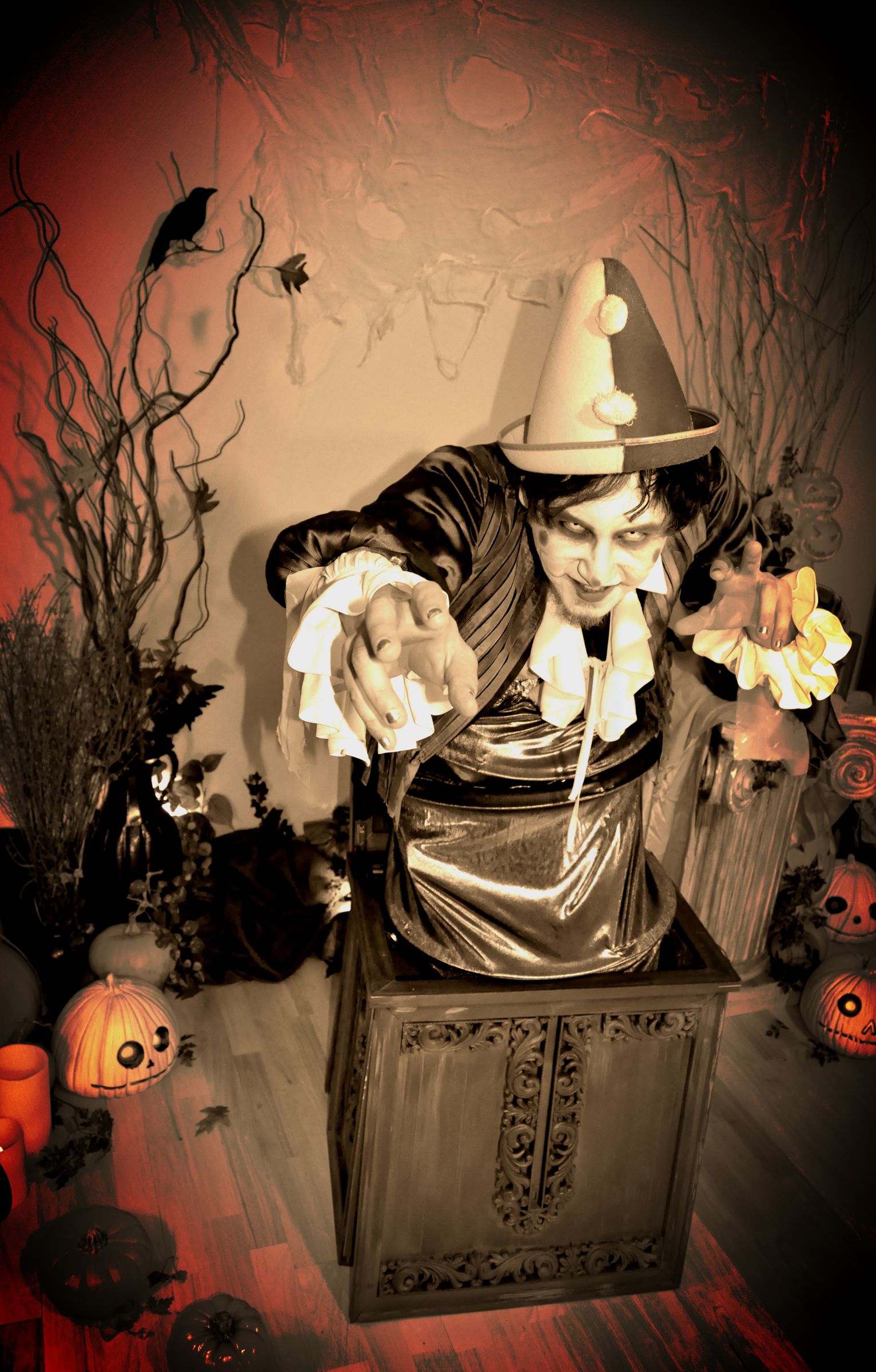 DIY guide for Jack-in-the-Box Costume (Halloween 2011) with step-by-step instructions