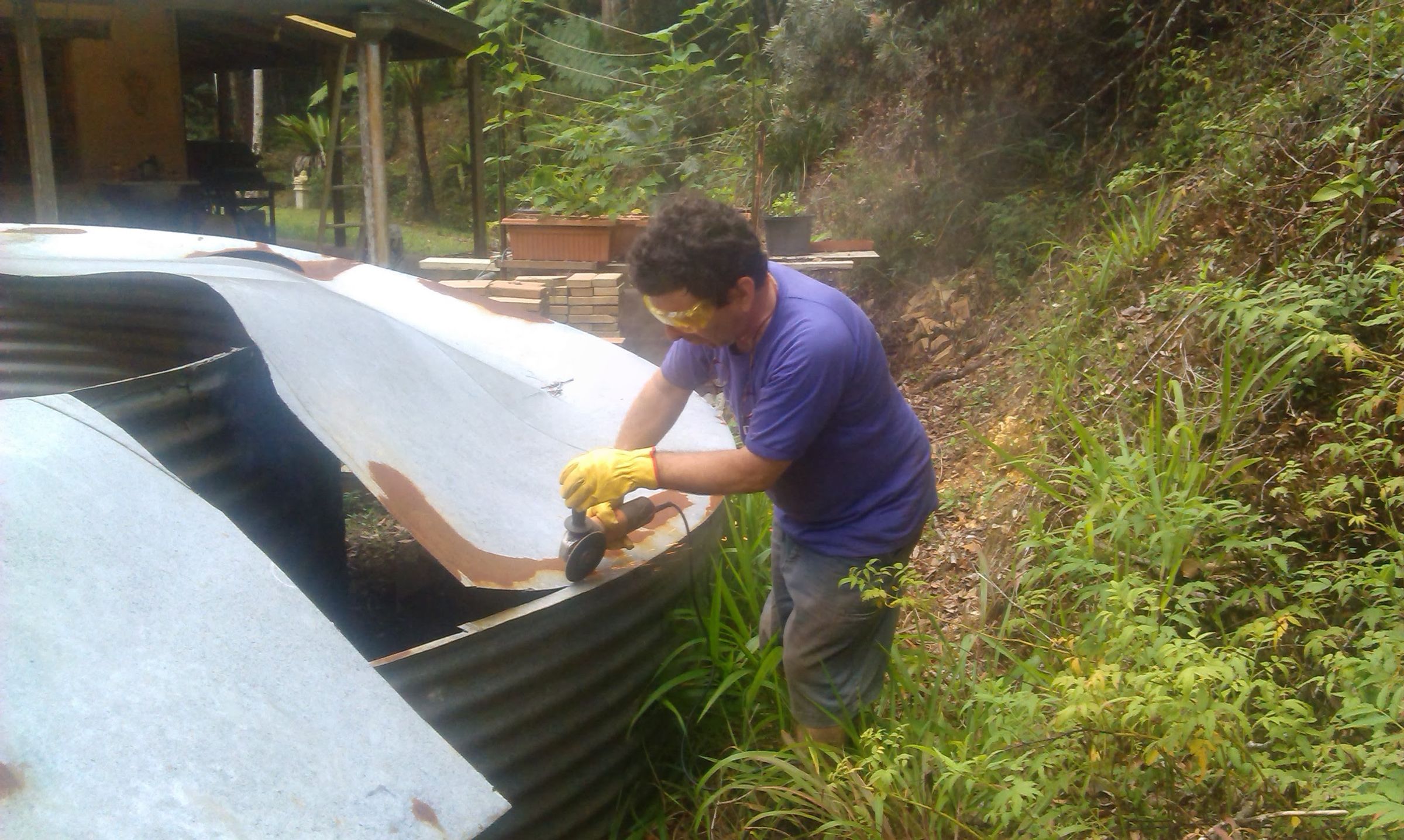 Vegetable Gardens From Old Water Tank 8 Steps (with Pictures