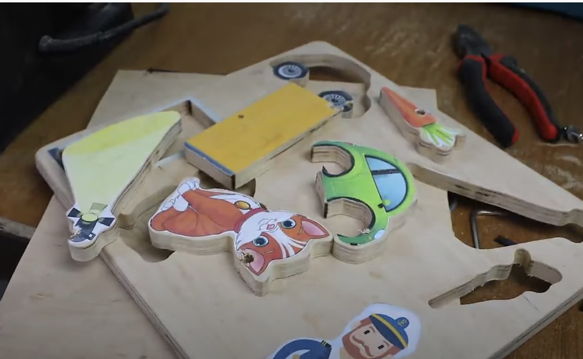 HOW TO MAKE a MULTIFUNCTIONAL GAME FOR KIDS DEVELOPMENT FROM PLYWOOD