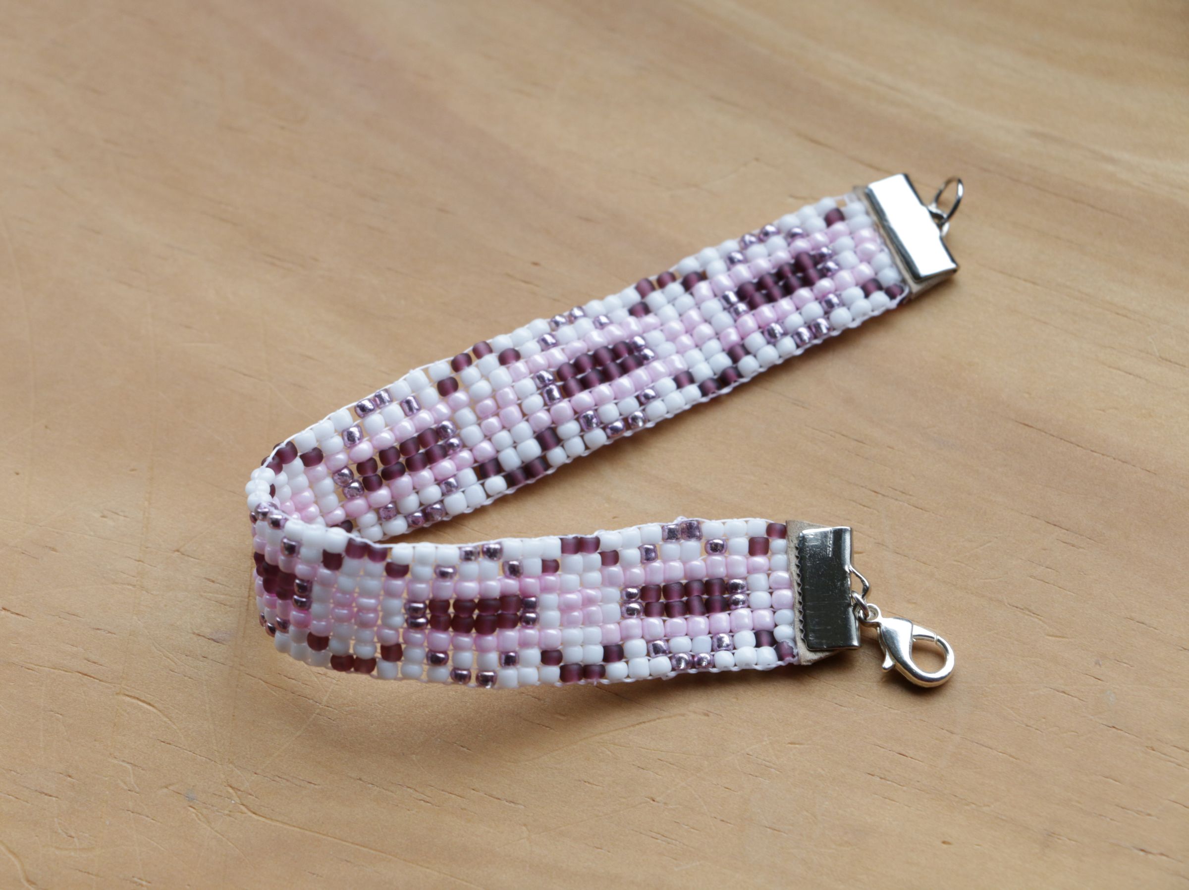 Simple Bead Weaving Loom & Bracelet 4 Steps (with Pictures