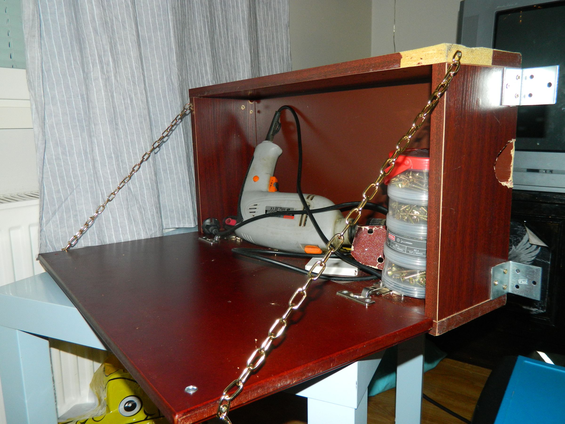 DIY "Hidden" Video Projector Folding Shelf, Carbon Fiber Look 8 Steps (with Pictures