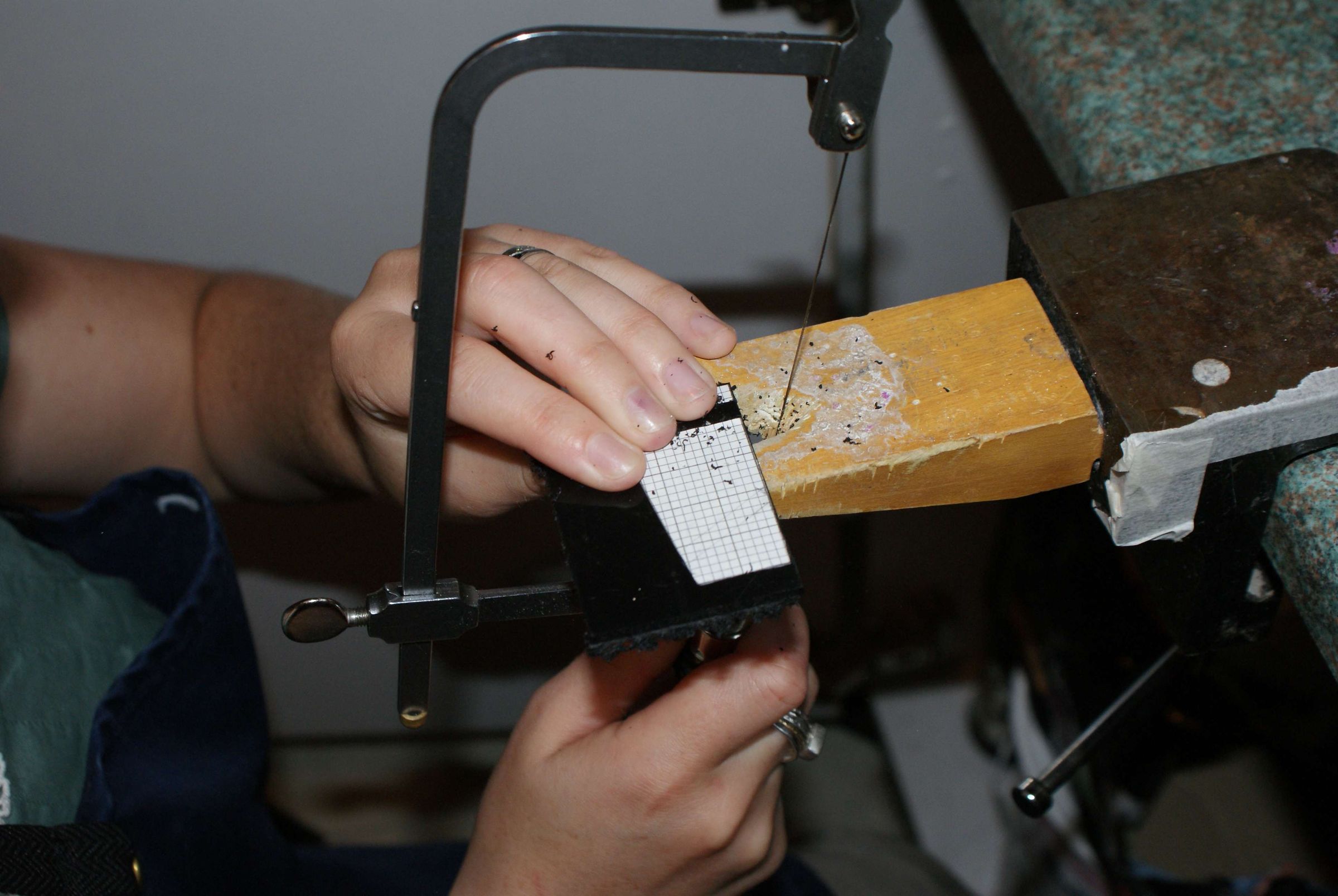 How to Make an Easy Iphone Alarm Clock Stand 5 Steps (with Pictures