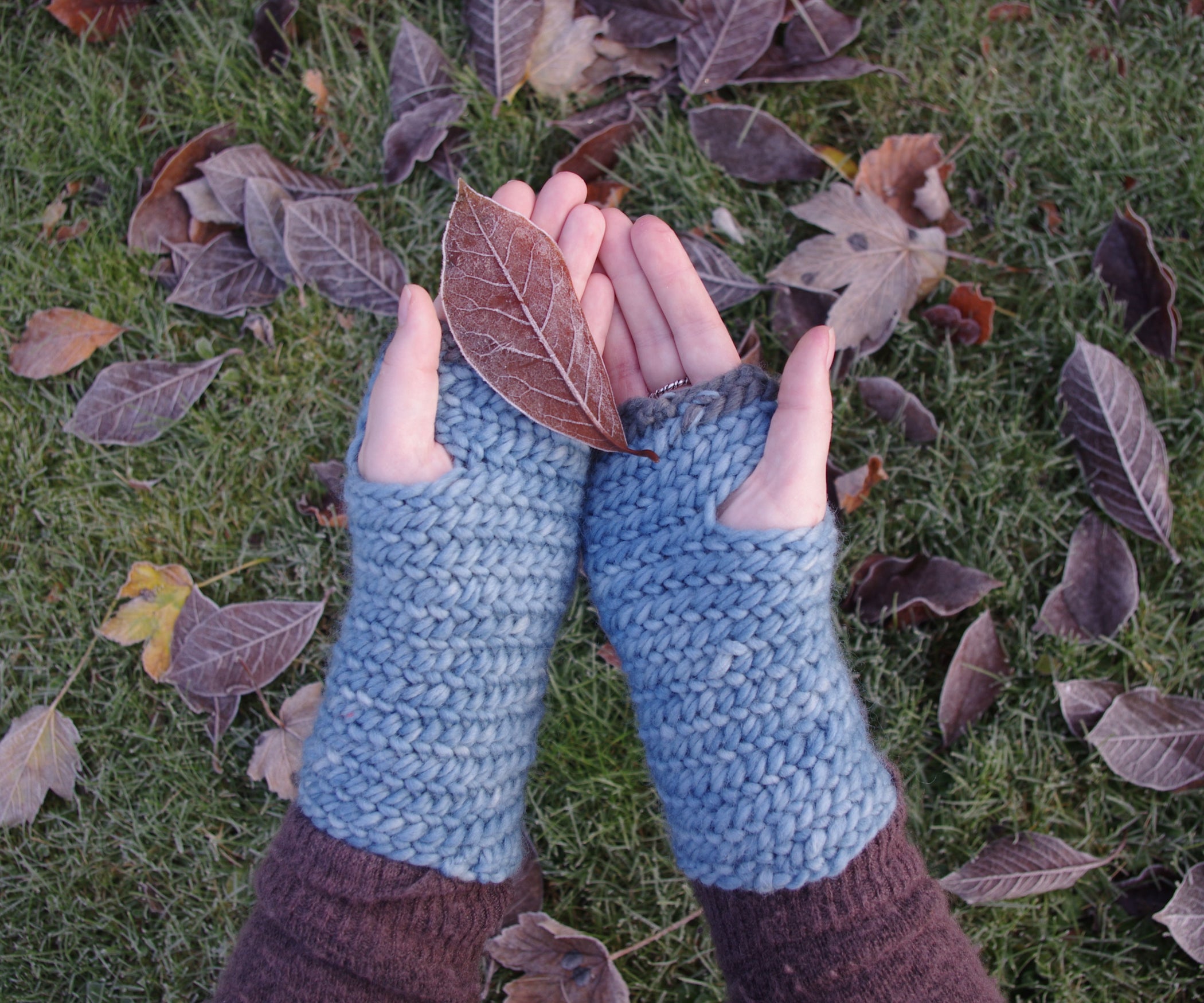 Needle Binding Wrist Warmers 8 Steps (with Pictures) Instructables